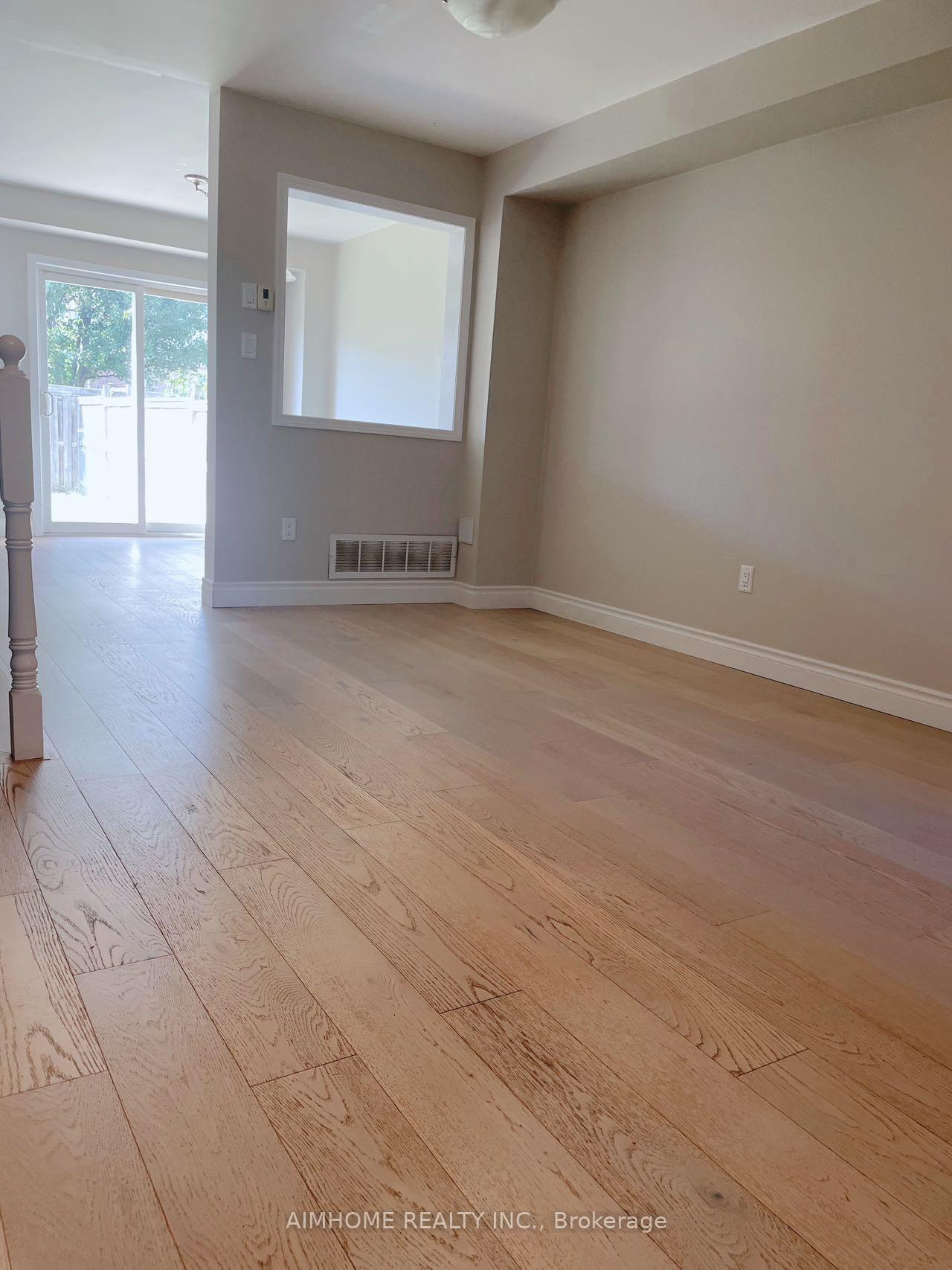 Photo 3 of 22 Villers Street, Barrie, Edgehill Drive — HOMEH