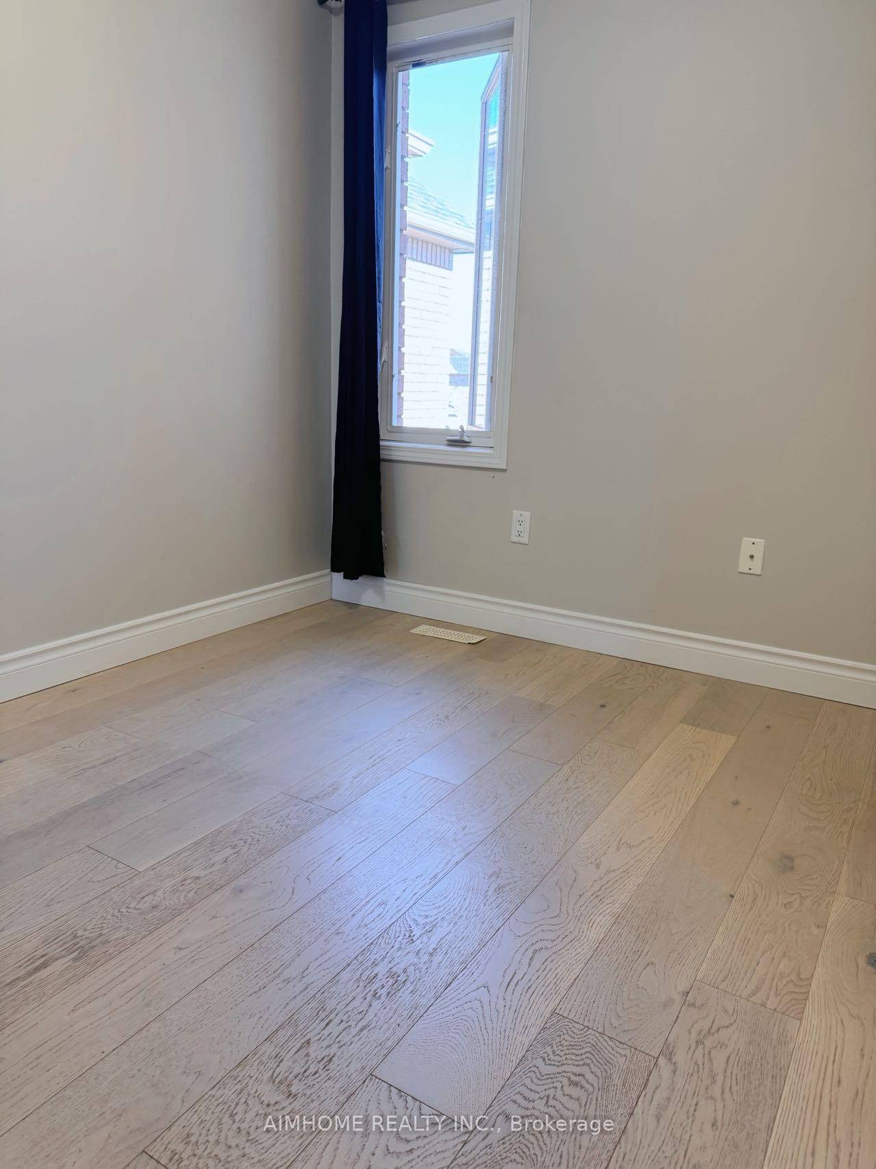 Photo 5 of 22 Villers Street, Barrie, Edgehill Drive — HOMEH