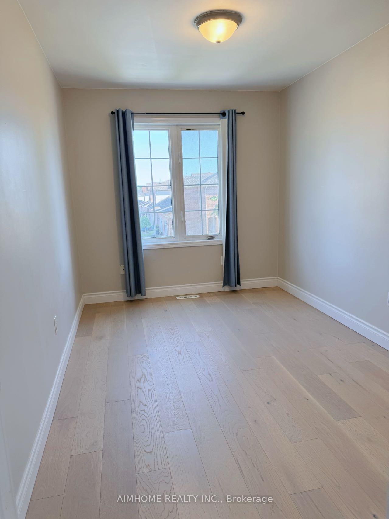Photo 8 of 22 Villers Street, Barrie, Edgehill Drive — HOMEH