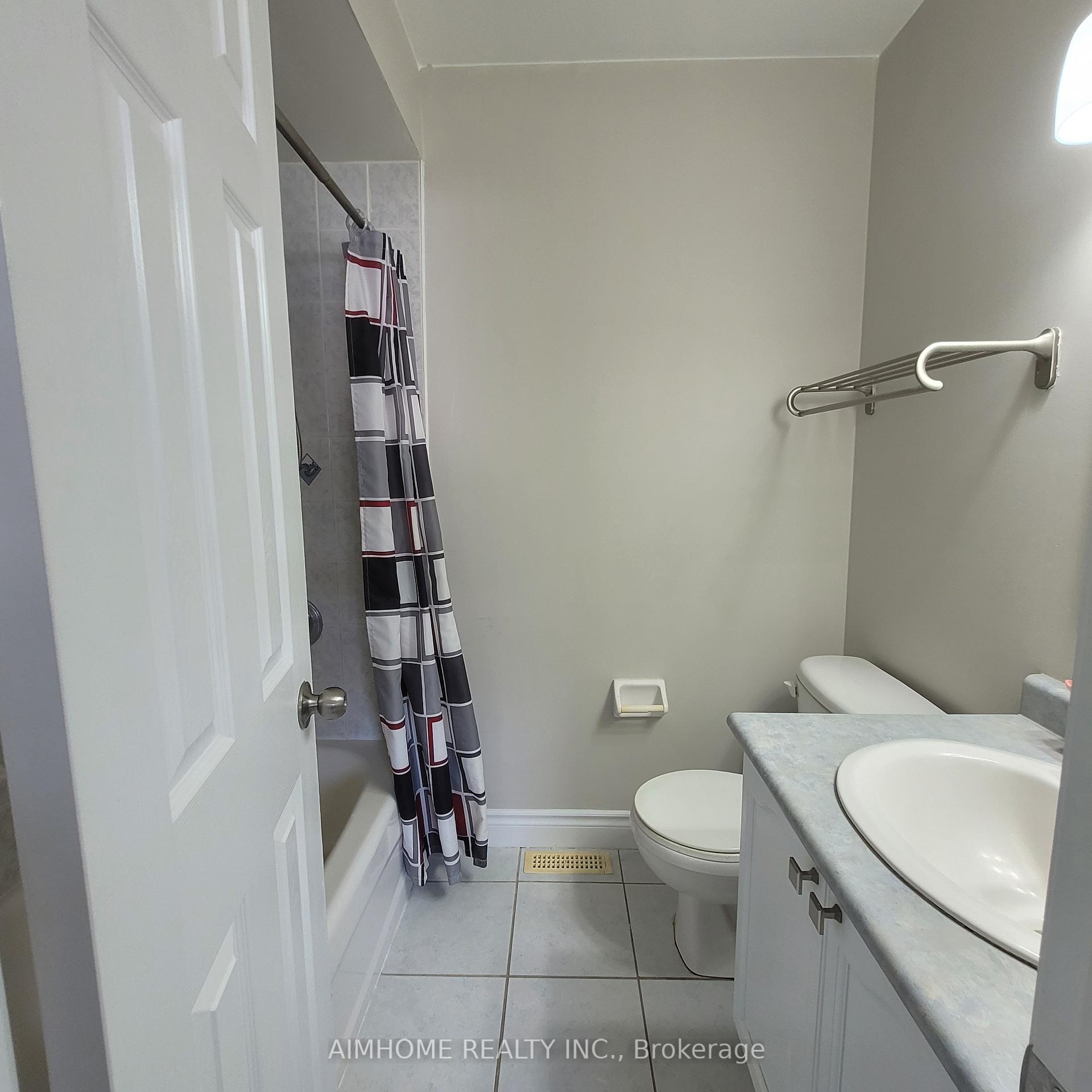Photo 12 of 22 Villers Street, Barrie, Edgehill Drive — HOMEH