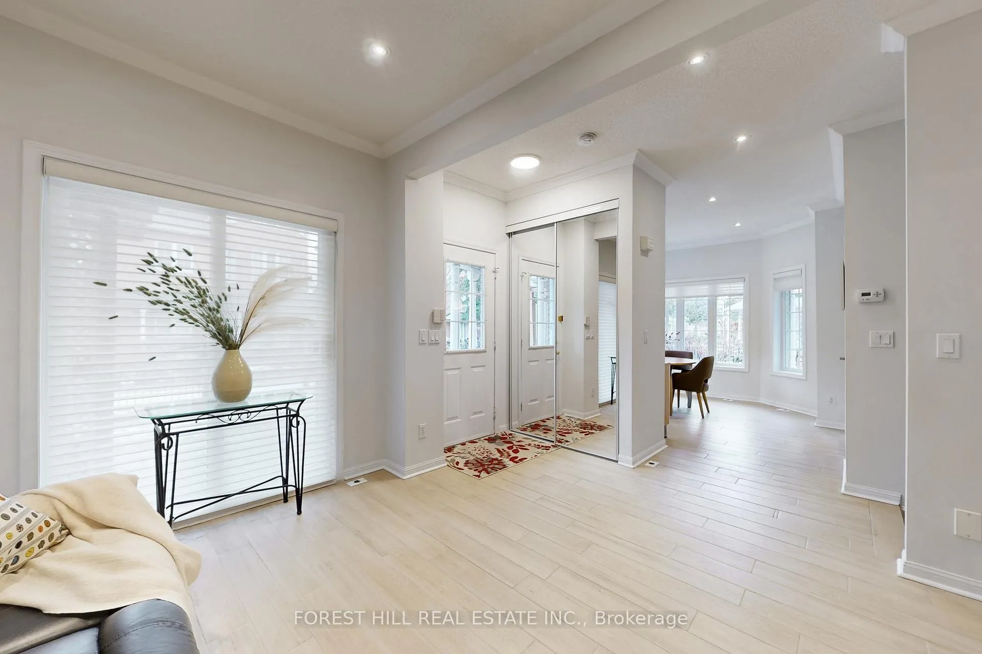 Photo 7 of Unit 01, 23 St.Moritz Way, Markham, Unionville — HOMEH