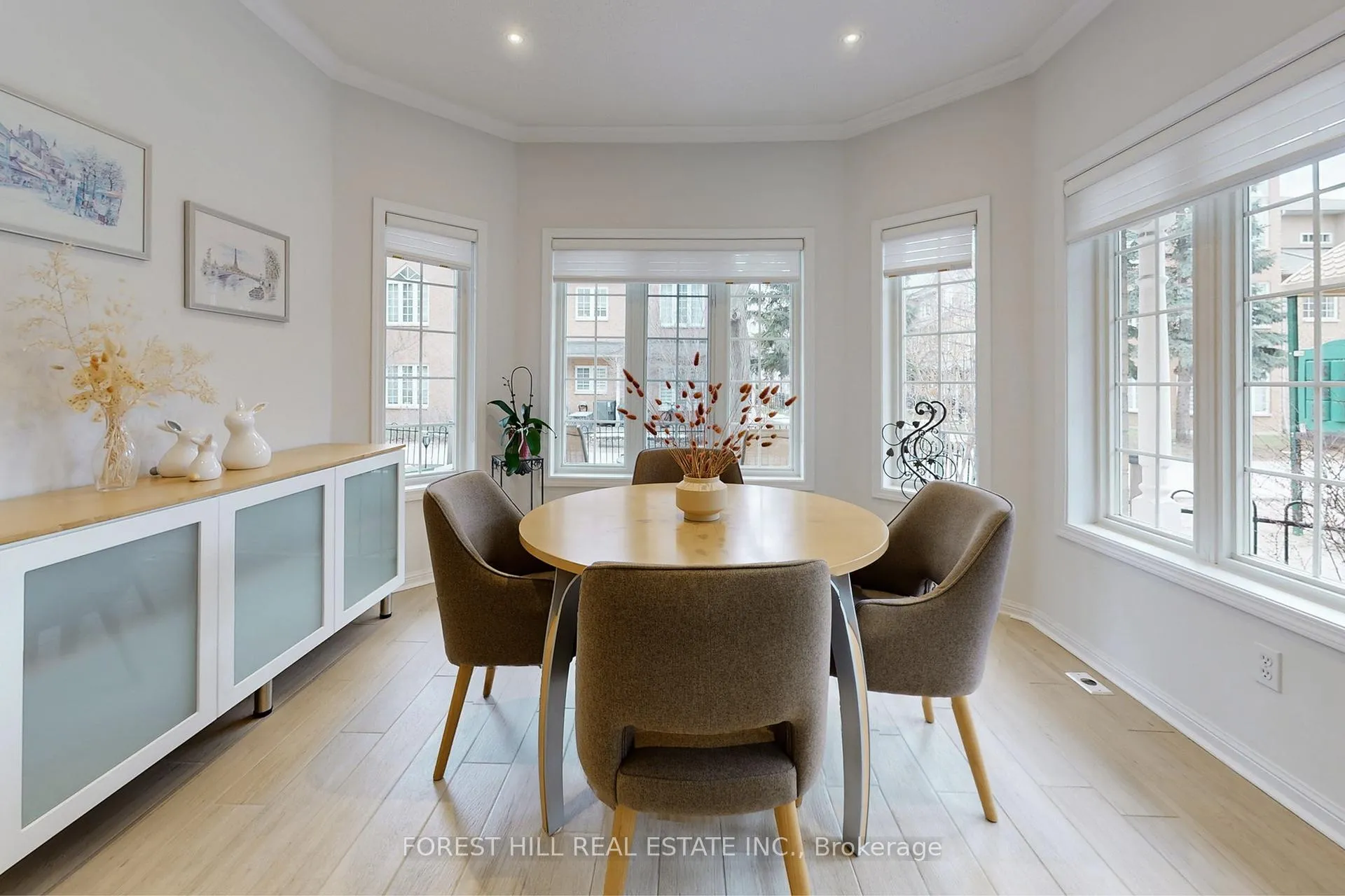 Photo 8 of Unit 01, 23 St.Moritz Way, Markham, Unionville — HOMEH