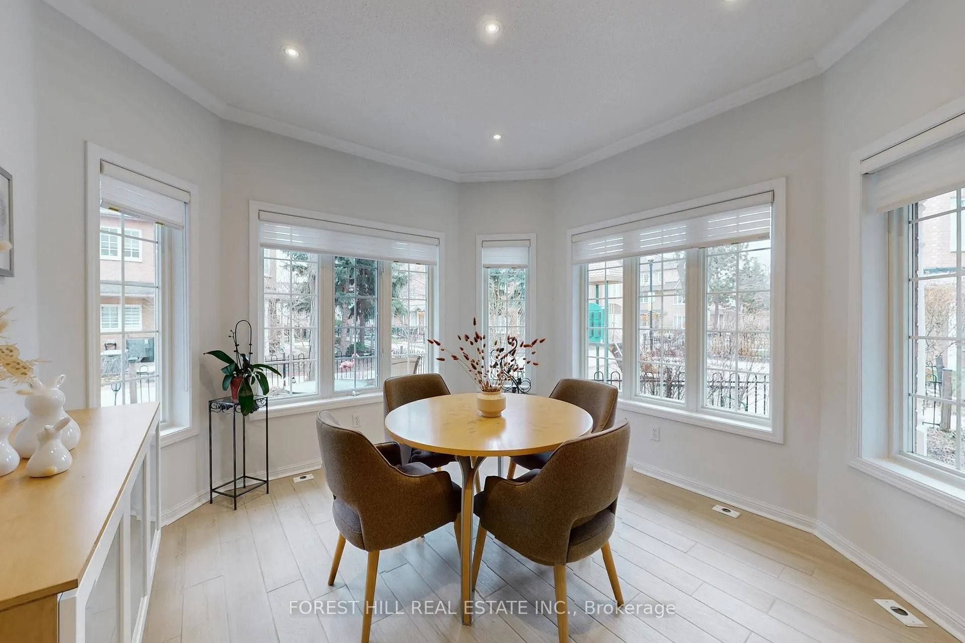 Photo 9 of Unit 01, 23 St.Moritz Way, Markham, Unionville — HOMEH
