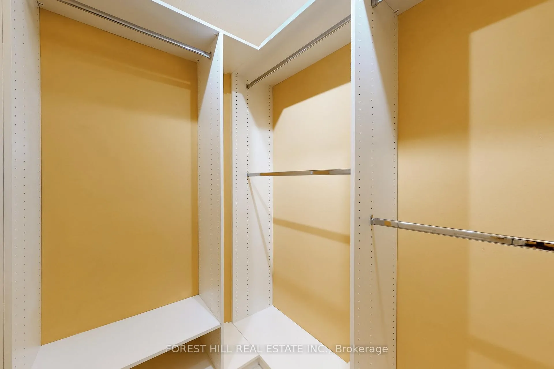 Photo 30 of Unit 01, 23 St.Moritz Way, Markham, Unionville — HOMEH