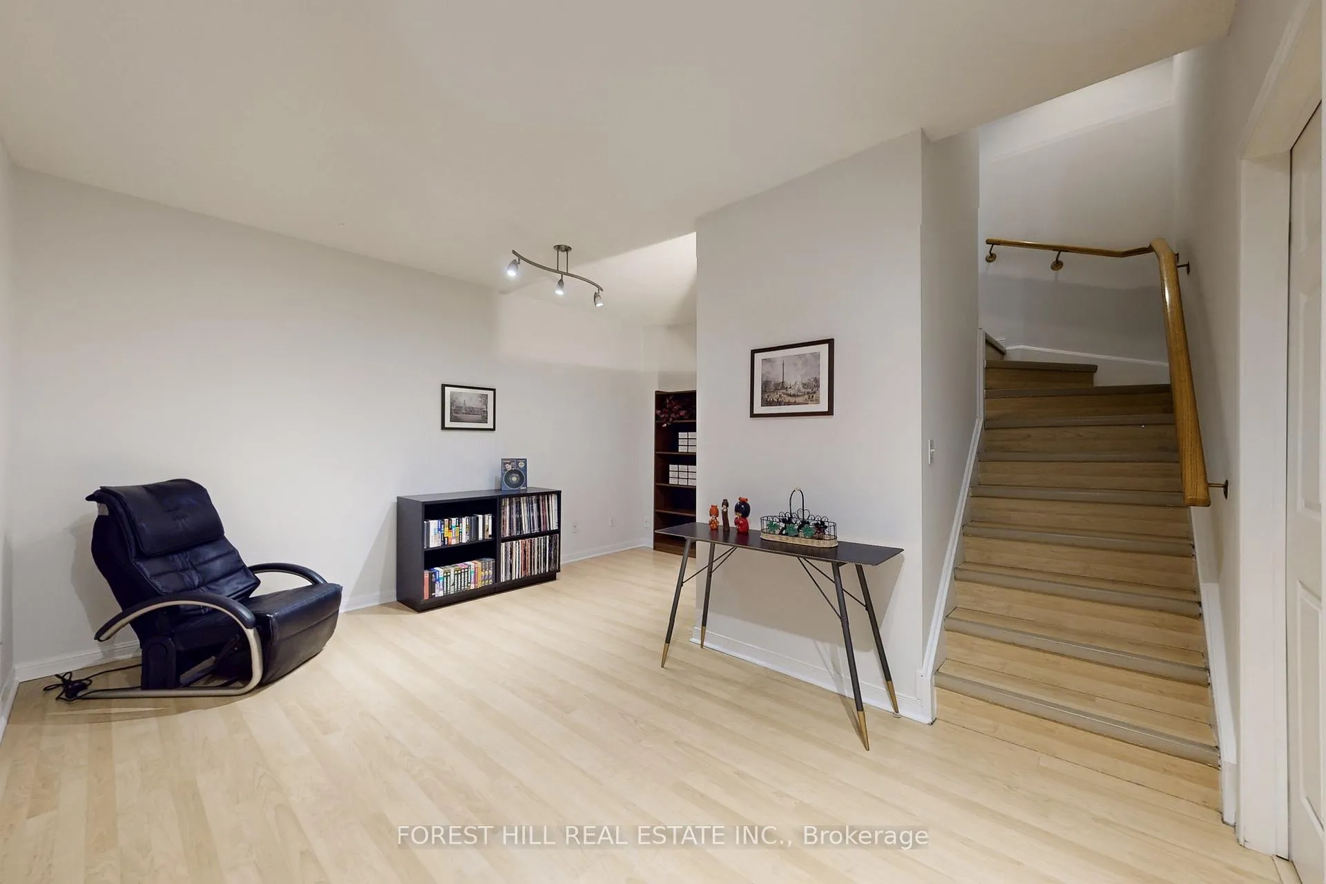 Photo 35 of Unit 01, 23 St.Moritz Way, Markham, Unionville — HOMEH