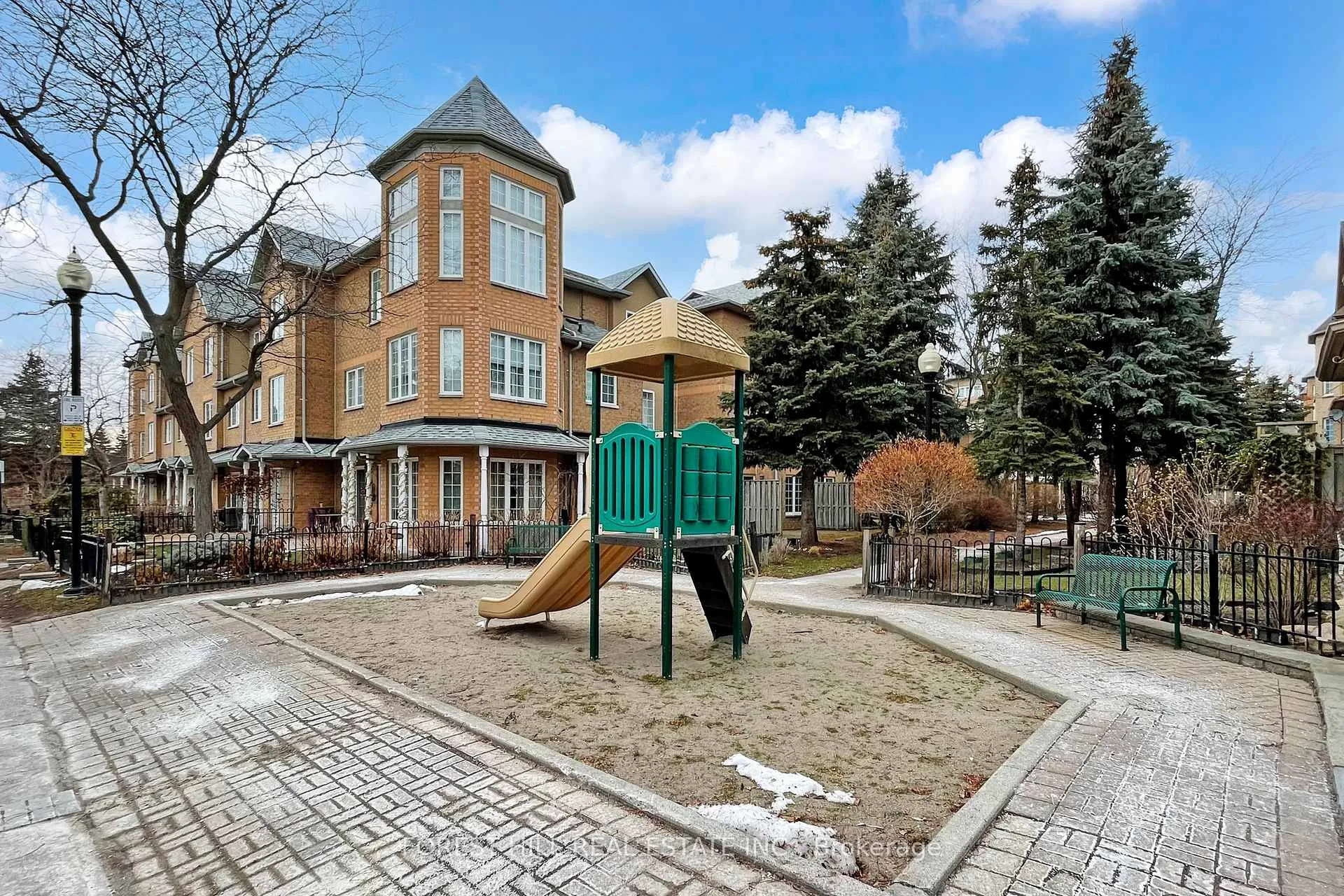 Photo 44 of Unit 01, 23 St.Moritz Way, Markham, Unionville — HOMEH
