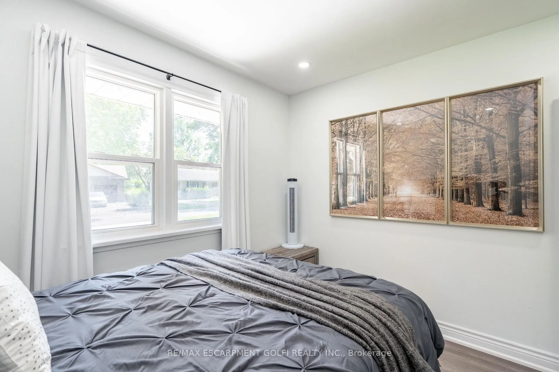 Photo 7 of Unit B, 10 Draper Drive, St. Catharines, Vine/Linwell — HOMEH