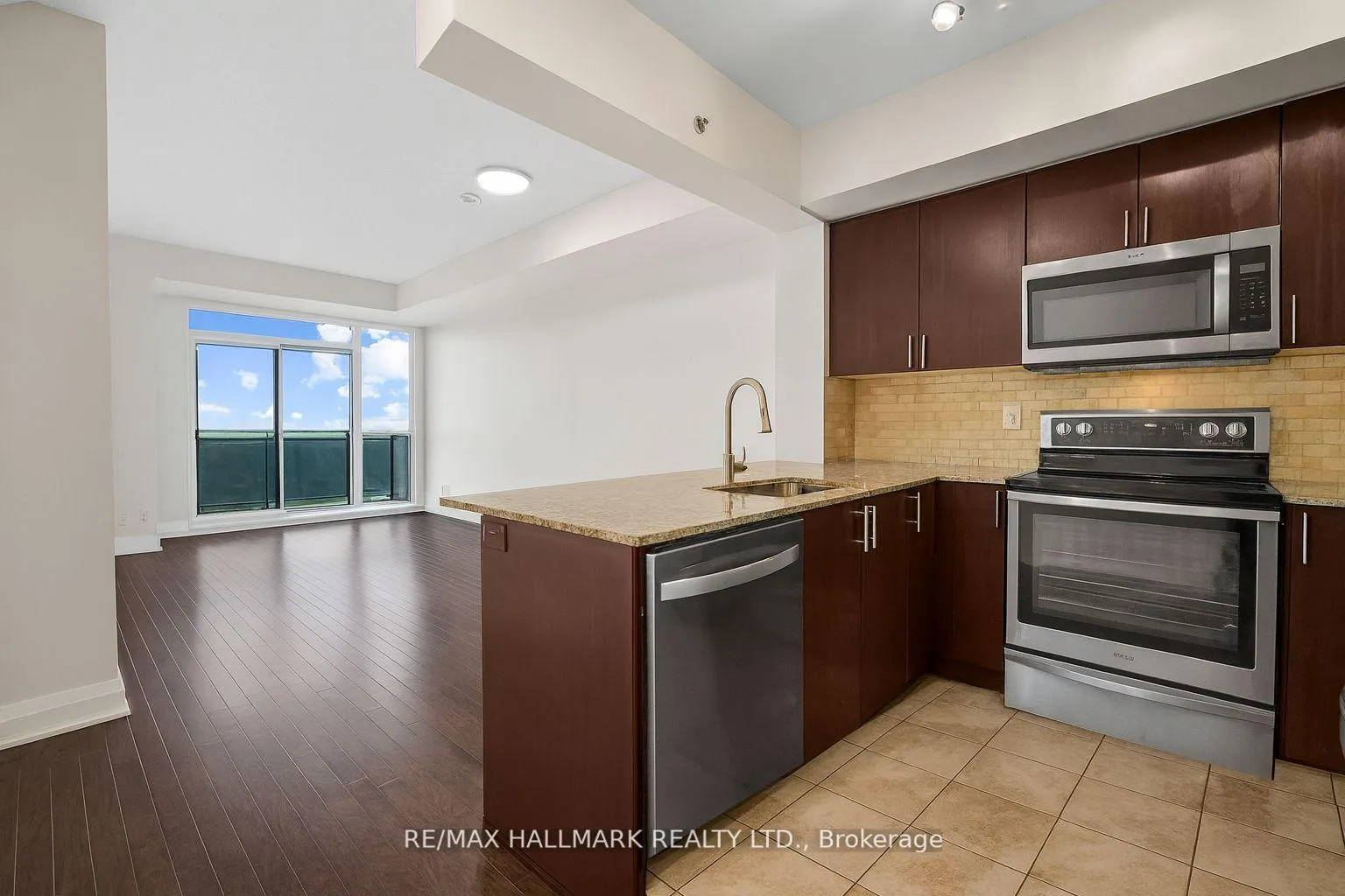 Photo 8 of Unit 1508, 520 Steeles Avenue, Vaughan, Crestwood-Springfarm-Yorkhill — HOMEH