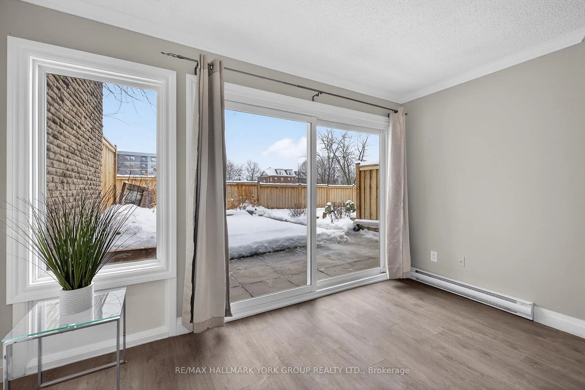 Photo 17 of Unit 33, 169 Milestone Crescent, Aurora, Aurora Village — HOMEH