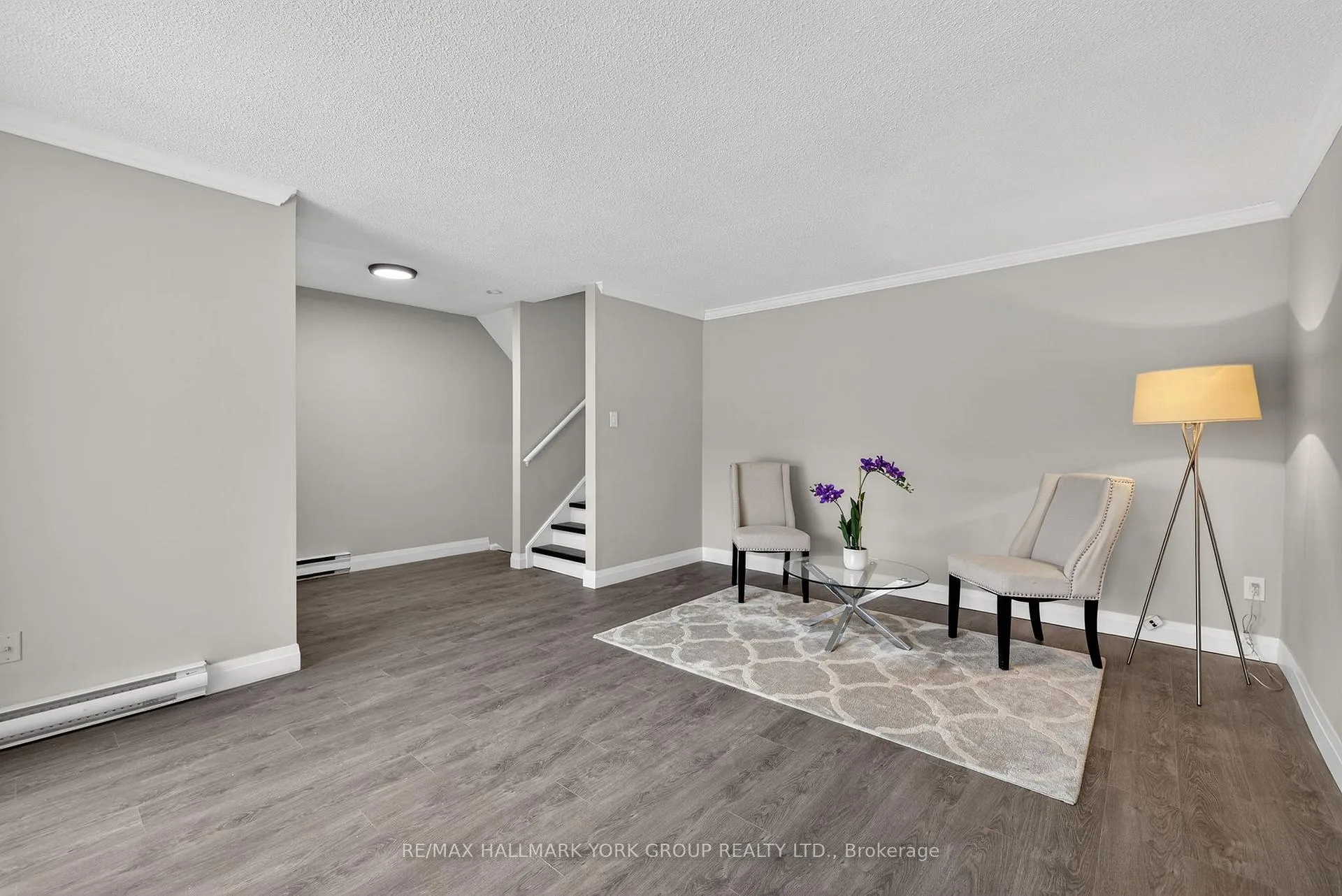 Photo 18 of Unit 33, 169 Milestone Crescent, Aurora, Aurora Village — HOMEH