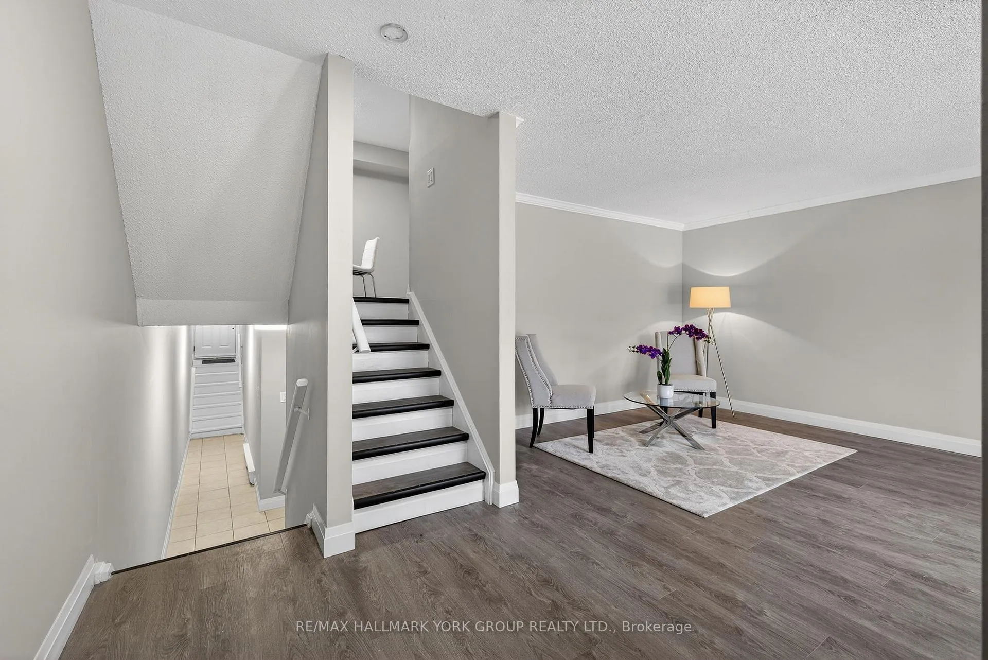 Photo 20 of Unit 33, 169 Milestone Crescent, Aurora, Aurora Village — HOMEH