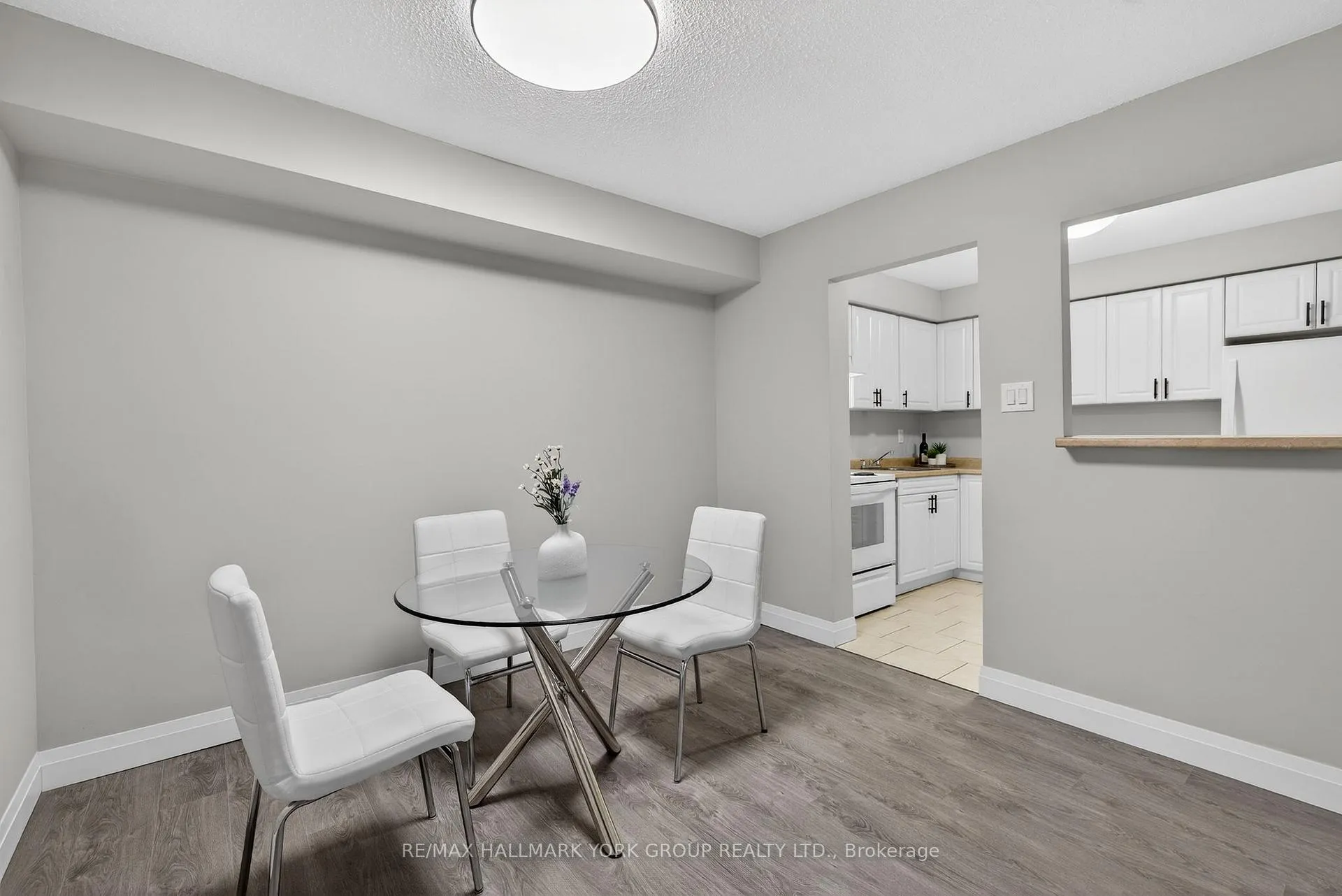 Photo 24 of Unit 33, 169 Milestone Crescent, Aurora, Aurora Village — HOMEH