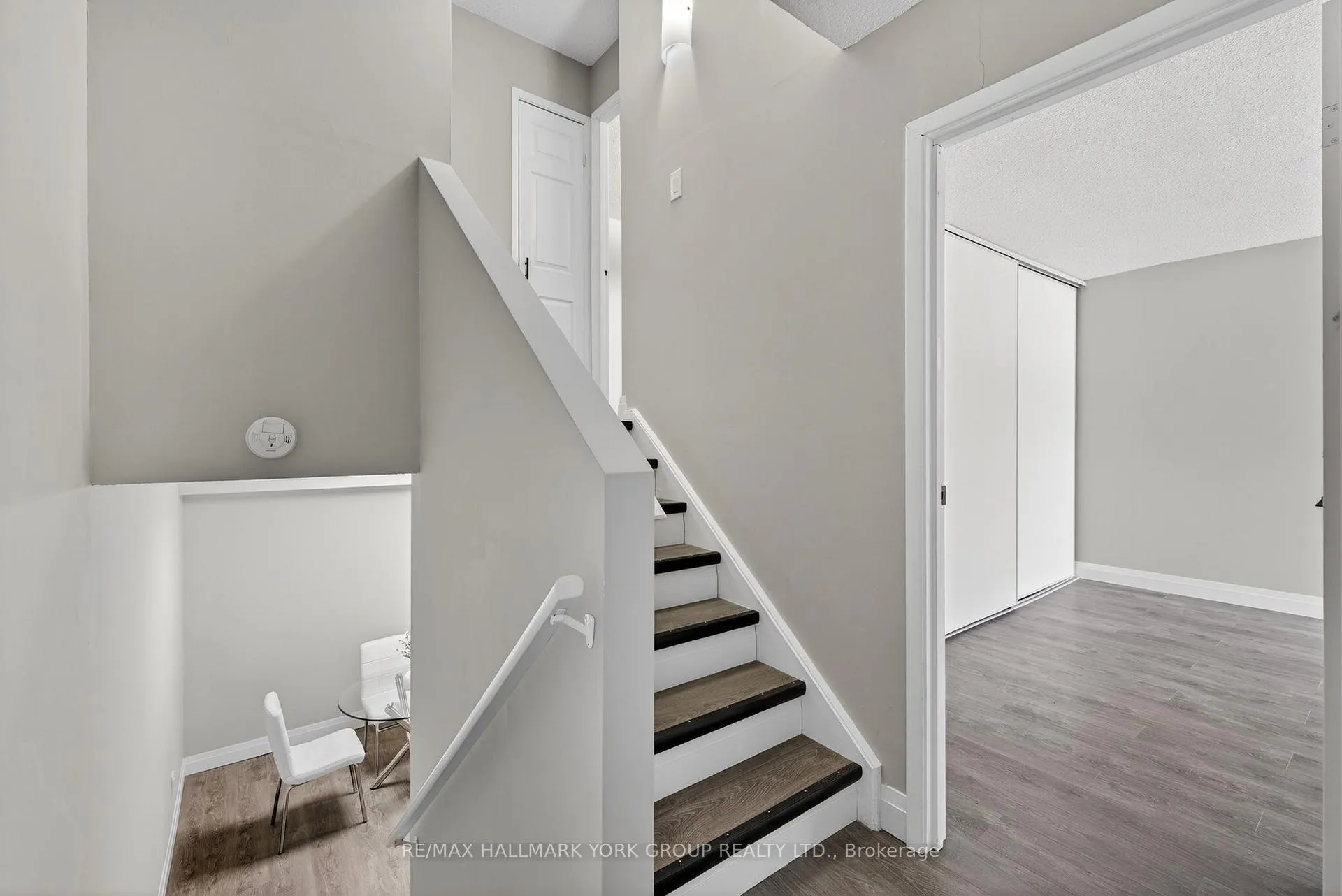 Photo 25 of Unit 33, 169 Milestone Crescent, Aurora, Aurora Village — HOMEH