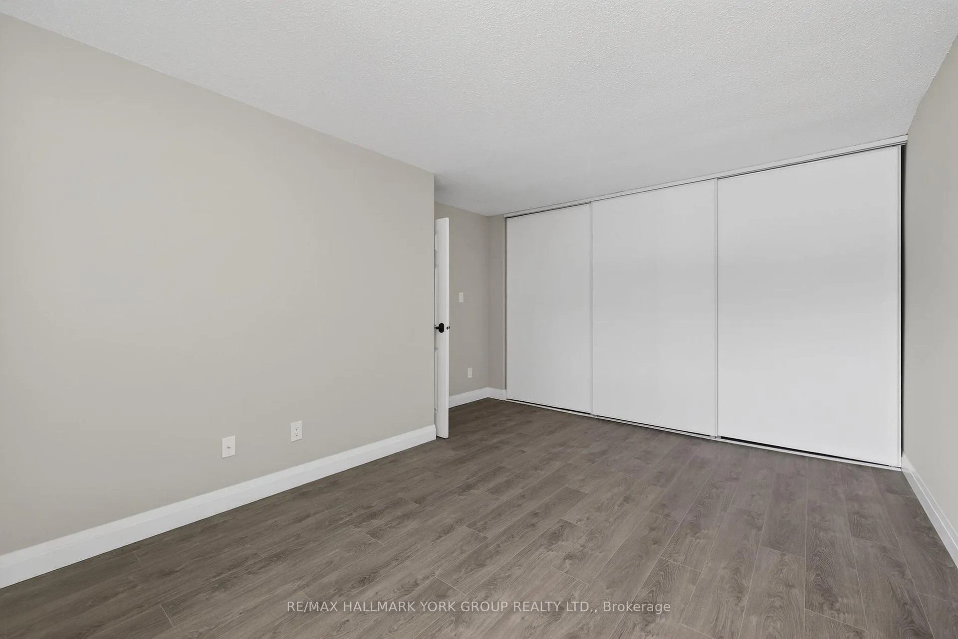 Photo 29 of Unit 33, 169 Milestone Crescent, Aurora, Aurora Village — HOMEH