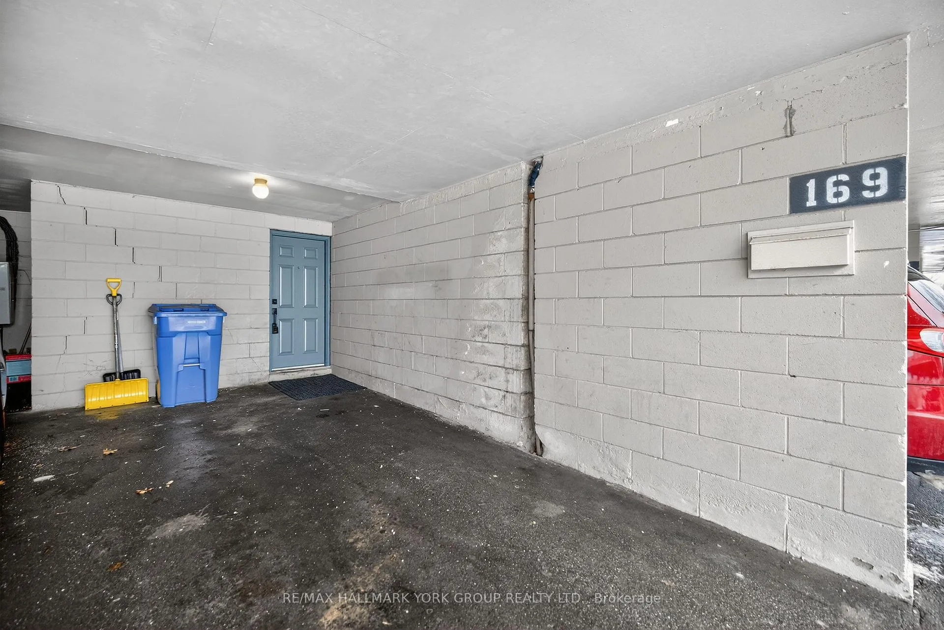 Photo 35 of Unit 33, 169 Milestone Crescent, Aurora, Aurora Village — HOMEH