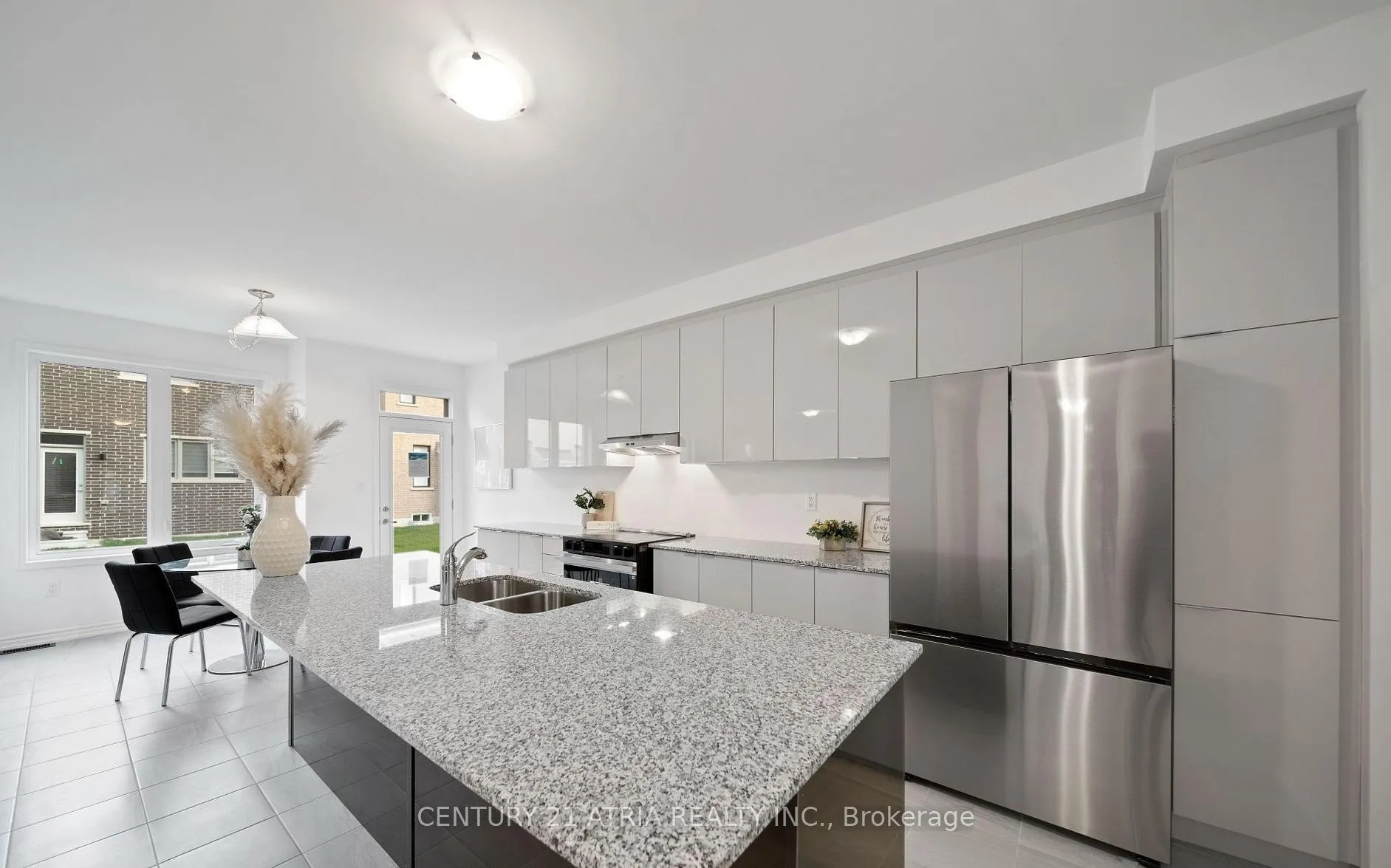 Photo 4 of 1408 Mockingbird Square, Pickering, Rural Pickering — HOMEH