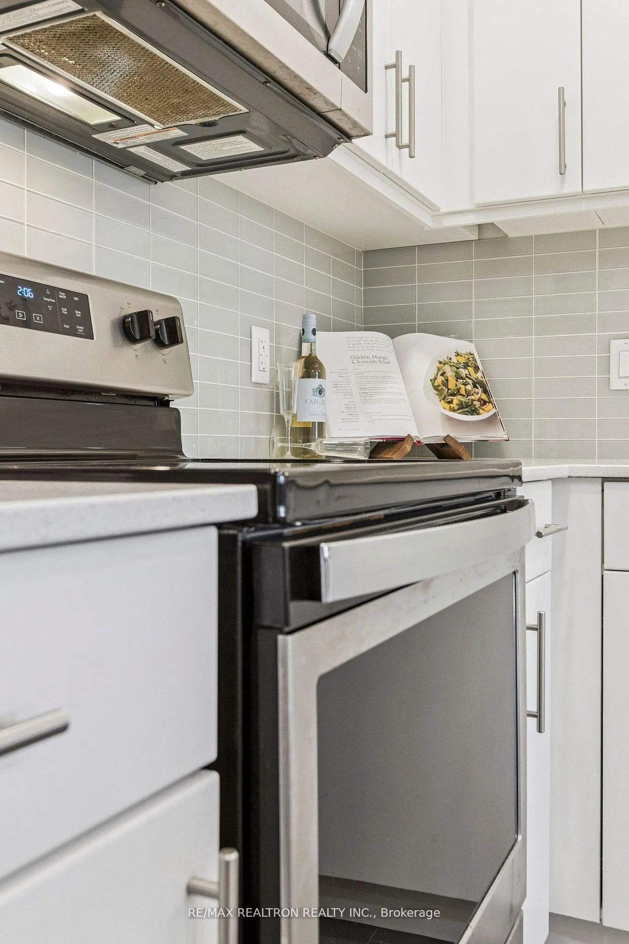 Photo 17 of Unit 313, 399 Queen Street S, Kitchener — HOMEH