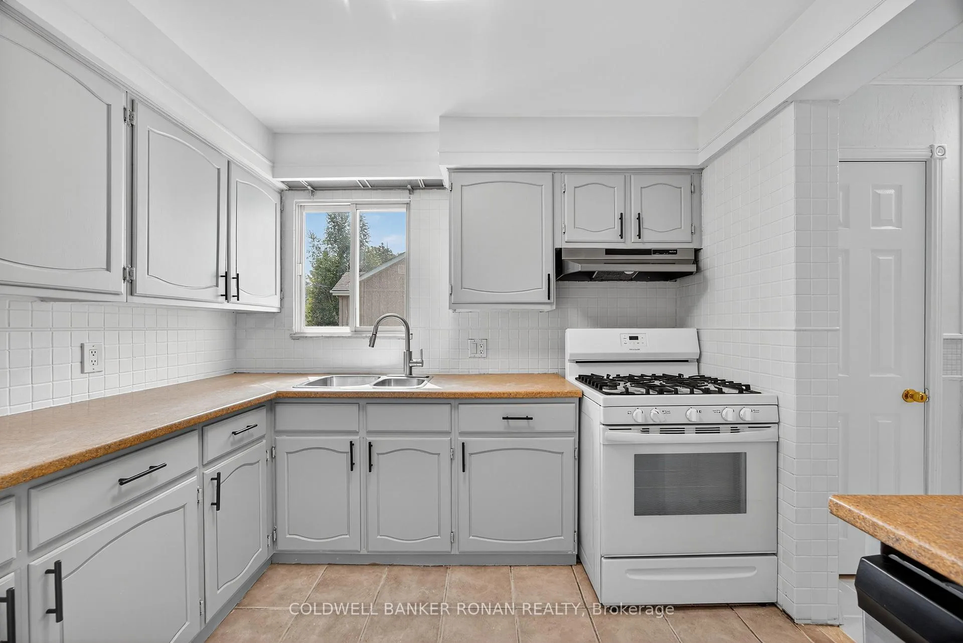 Photo 15 of 180 Wellington Street E, New Tecumseth, Alliston — HOMEH
