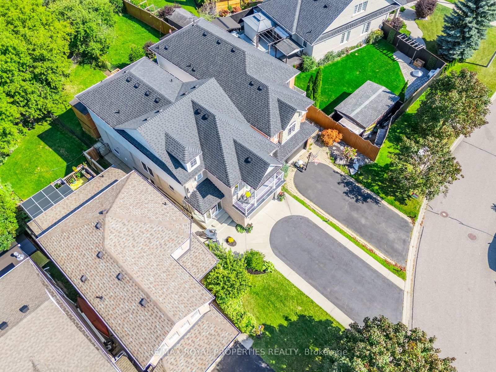 Photo 4 of Unit Bsmt, 11 Cotton Street, Clarington, Bowmanville — HOMEH