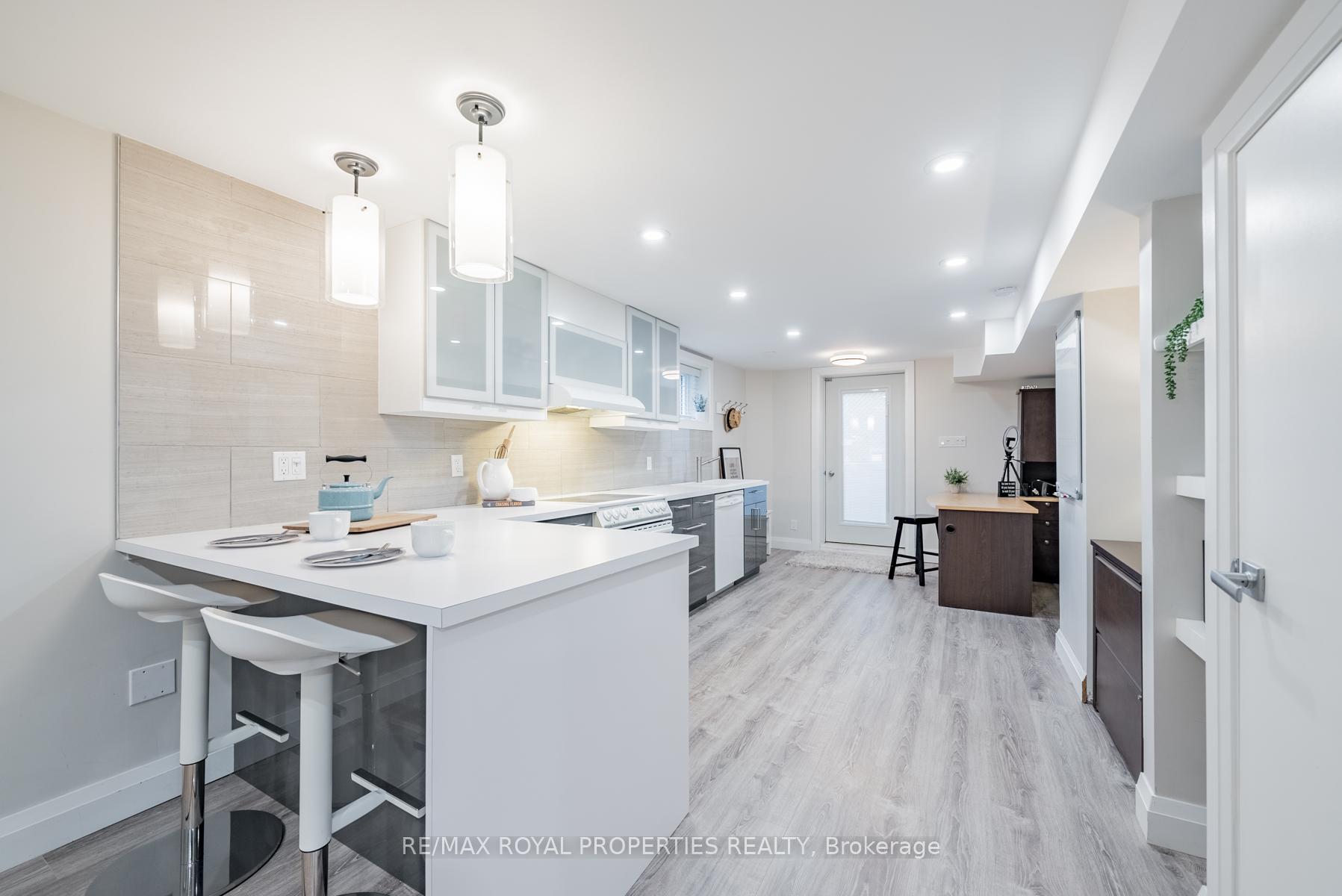Photo 7 of Unit Bsmt, 11 Cotton Street, Clarington, Bowmanville — HOMEH