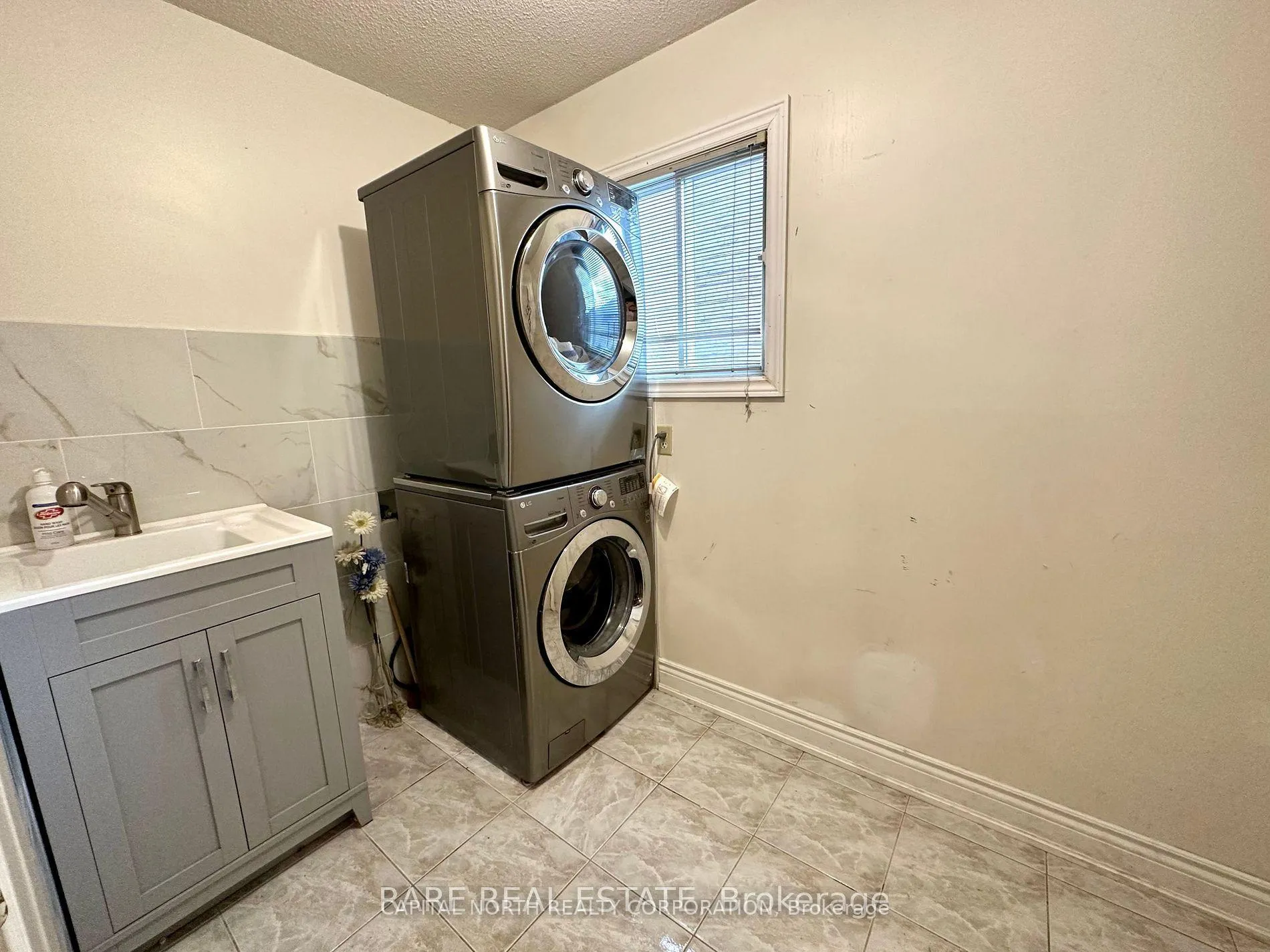 Photo 26 of Unit Upper, 2366 Denvale Drive W, Pickering, Brock Ridge — HOMEH