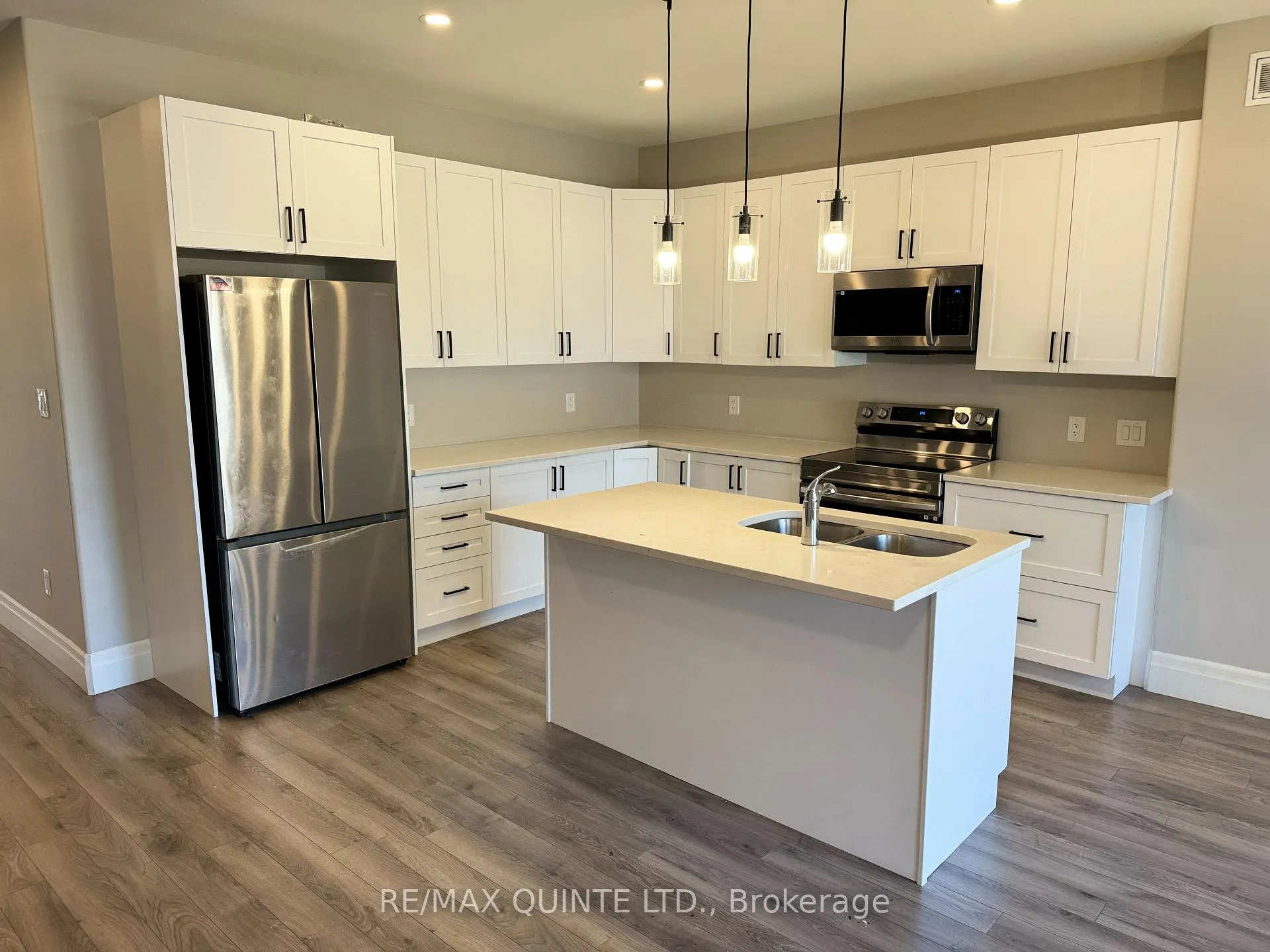Photo 8 of 28 Markland Avenue, Prince Edward County, Picton — HOMEH