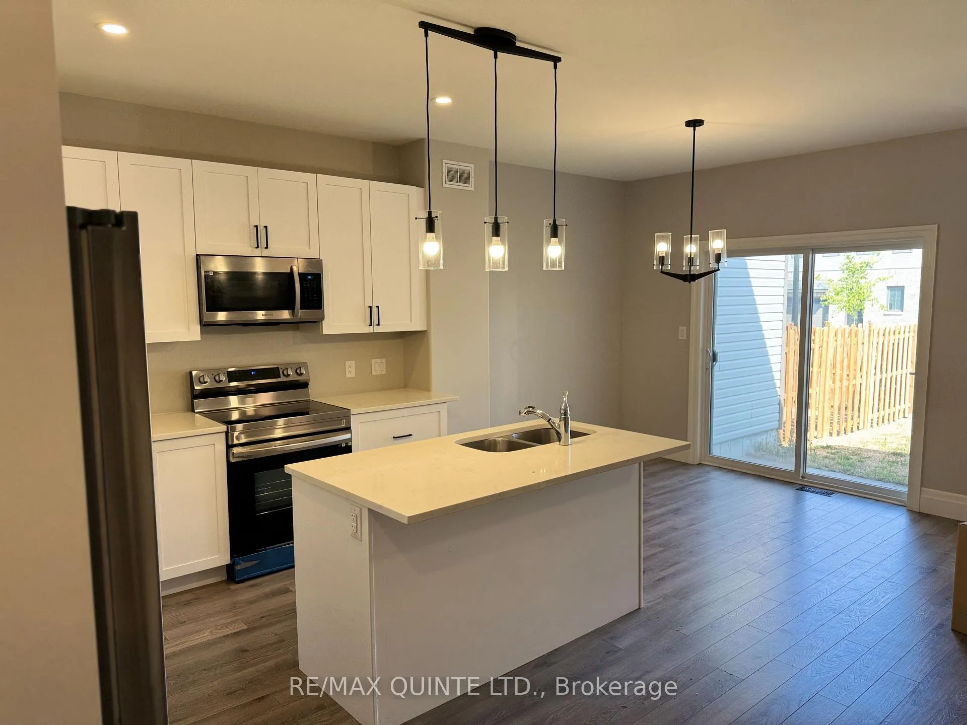 Photo 9 of 28 Markland Avenue, Prince Edward County, Picton — HOMEH