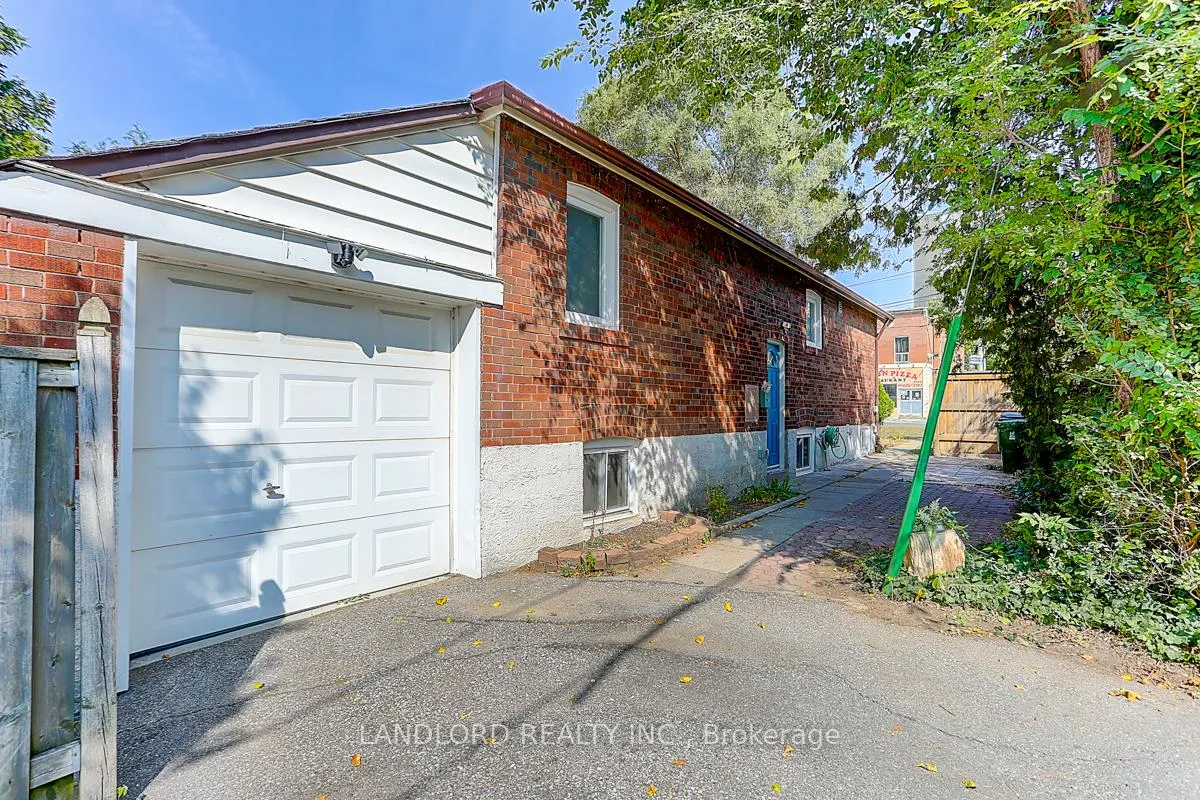 Photo 5 of Unit Lower, 1206 Broadview Avenue, Toronto, Broadview North — HOMEH