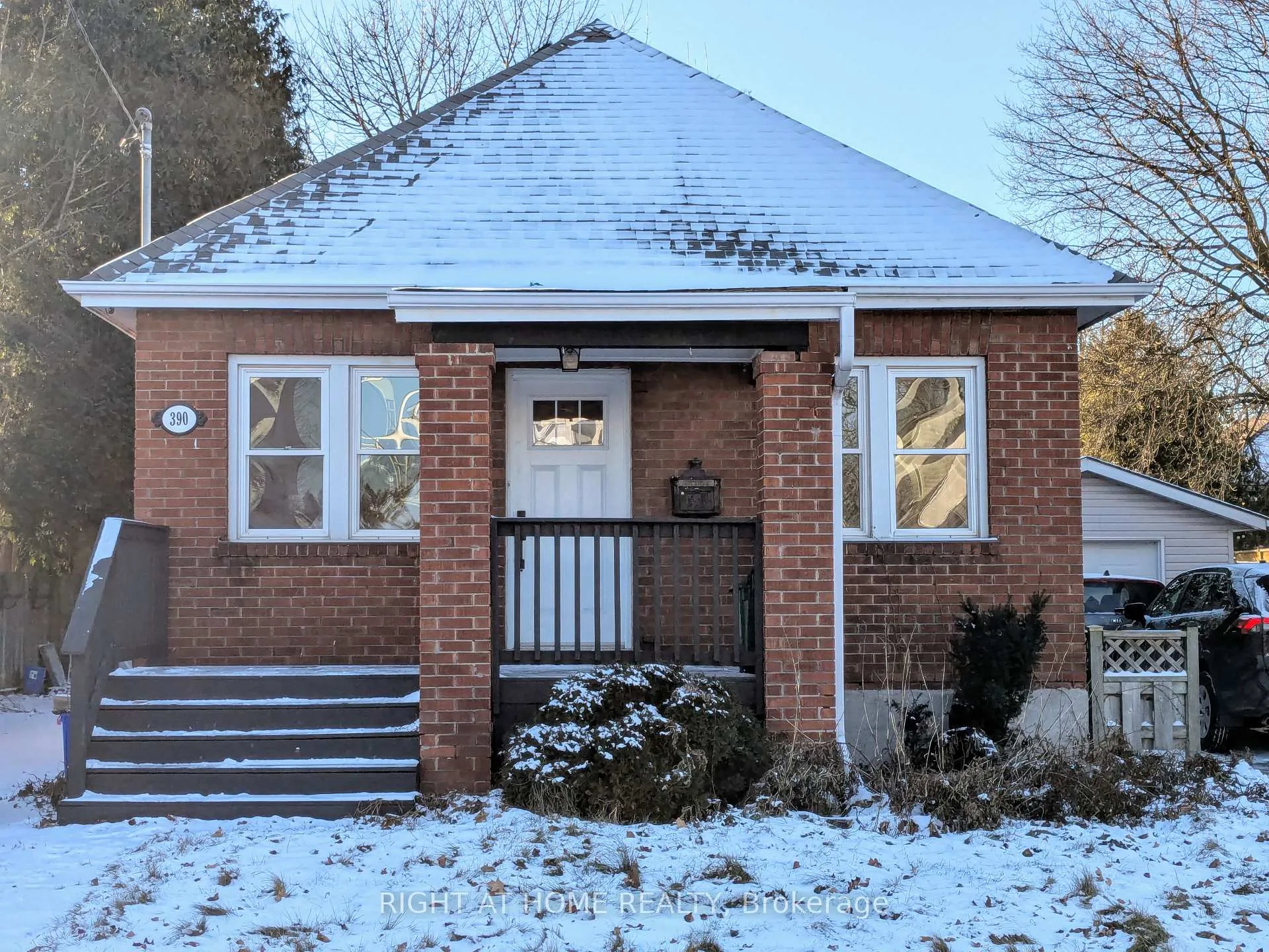Front of 390 Jarvis Street