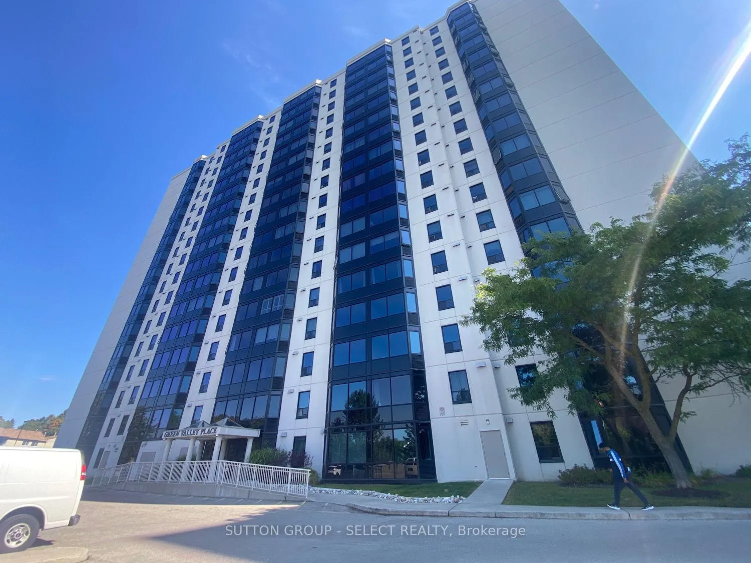 Photo 2 of Unit 409, 35 Green Valley Drive, Kitchener — HOMEH
