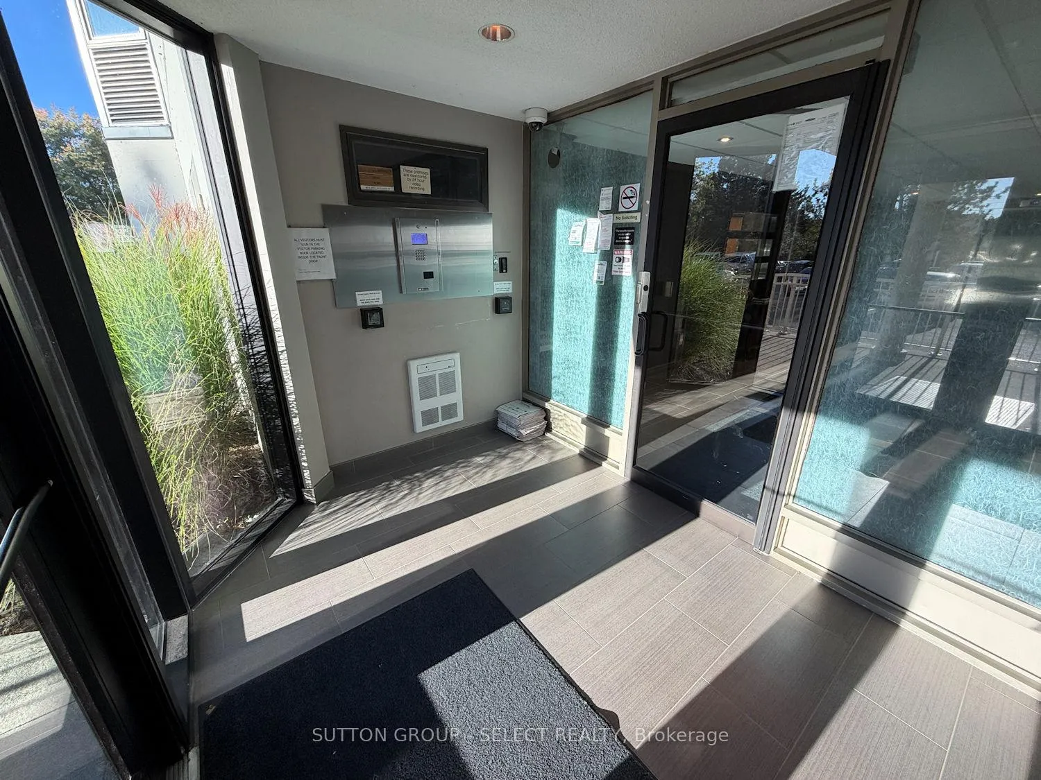 Photo 7 of Unit 409, 35 Green Valley Drive, Kitchener — HOMEH