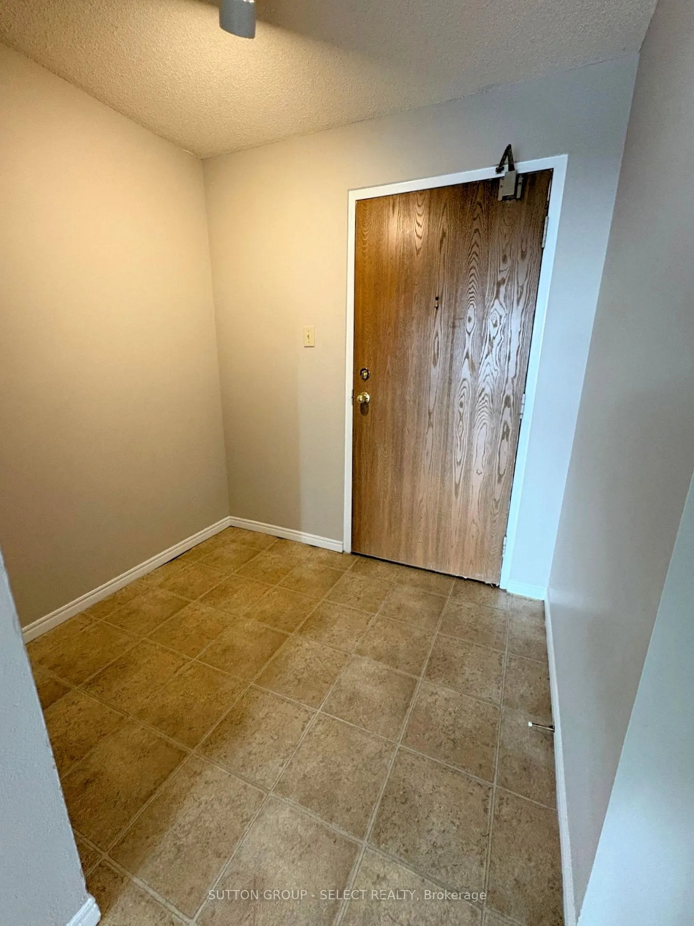 Photo 9 of Unit 409, 35 Green Valley Drive, Kitchener — HOMEH