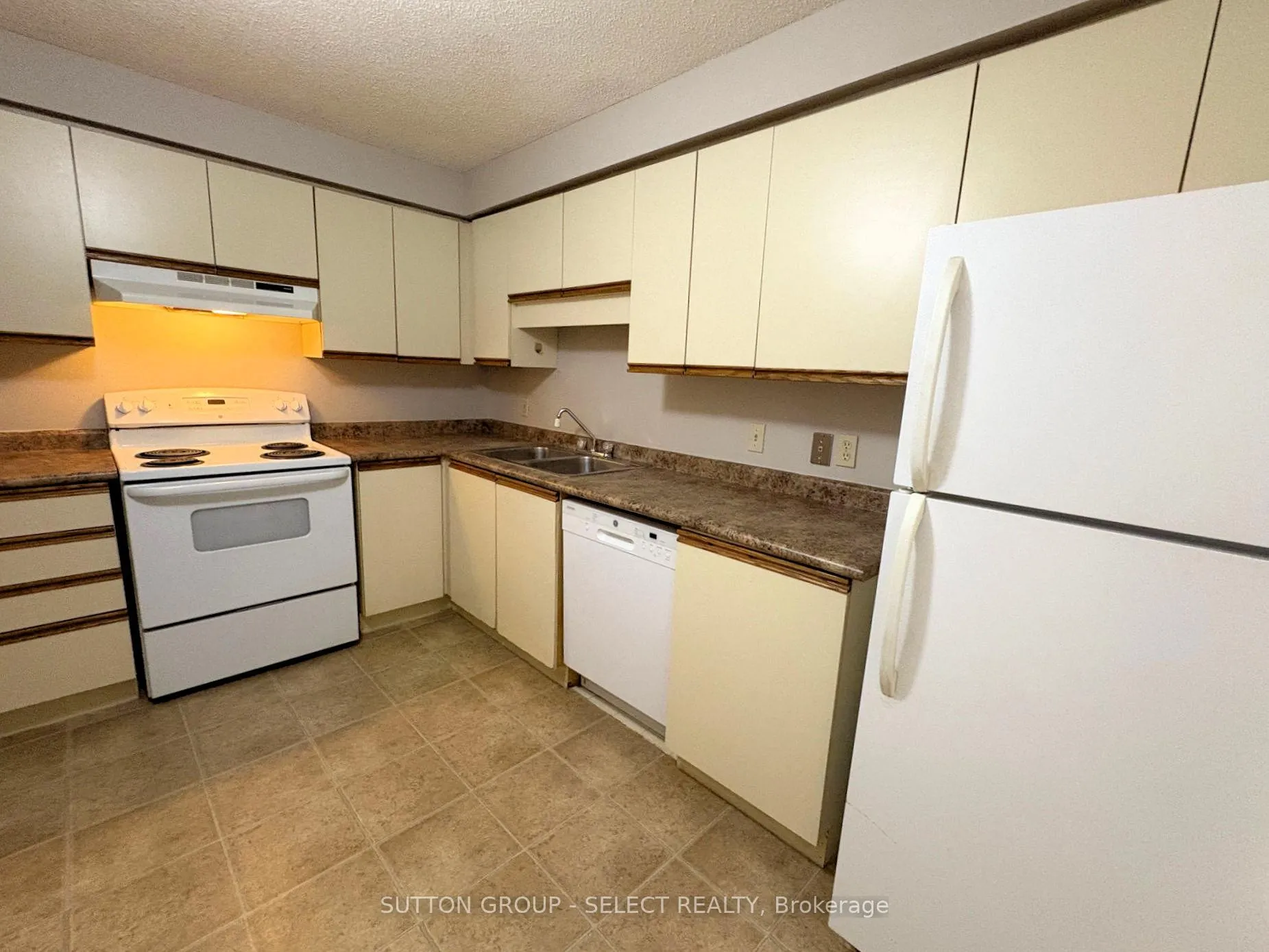 Photo 11 of Unit 409, 35 Green Valley Drive, Kitchener — HOMEH