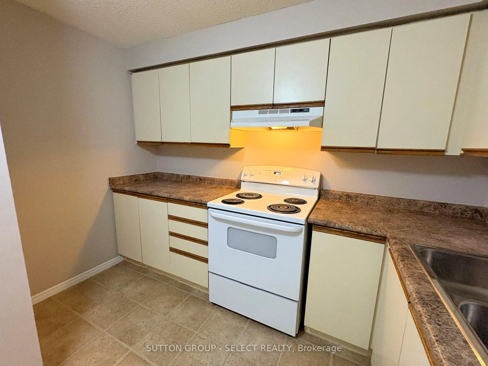 Photo 12 of Unit 409, 35 Green Valley Drive, Kitchener — HOMEH