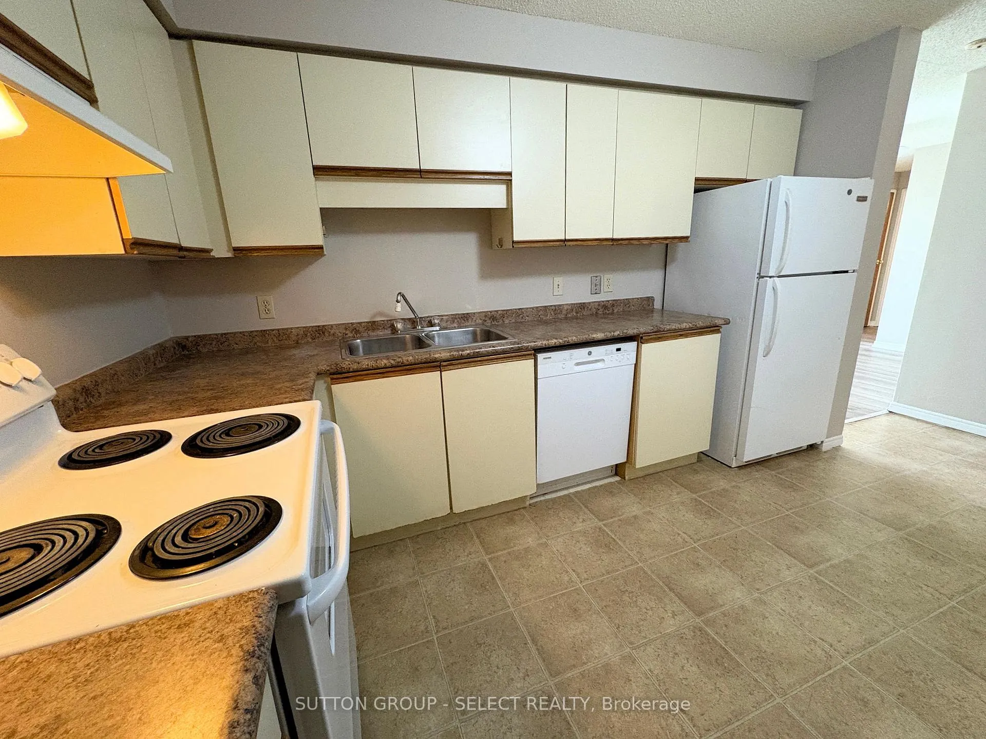 Photo 13 of Unit 409, 35 Green Valley Drive, Kitchener — HOMEH