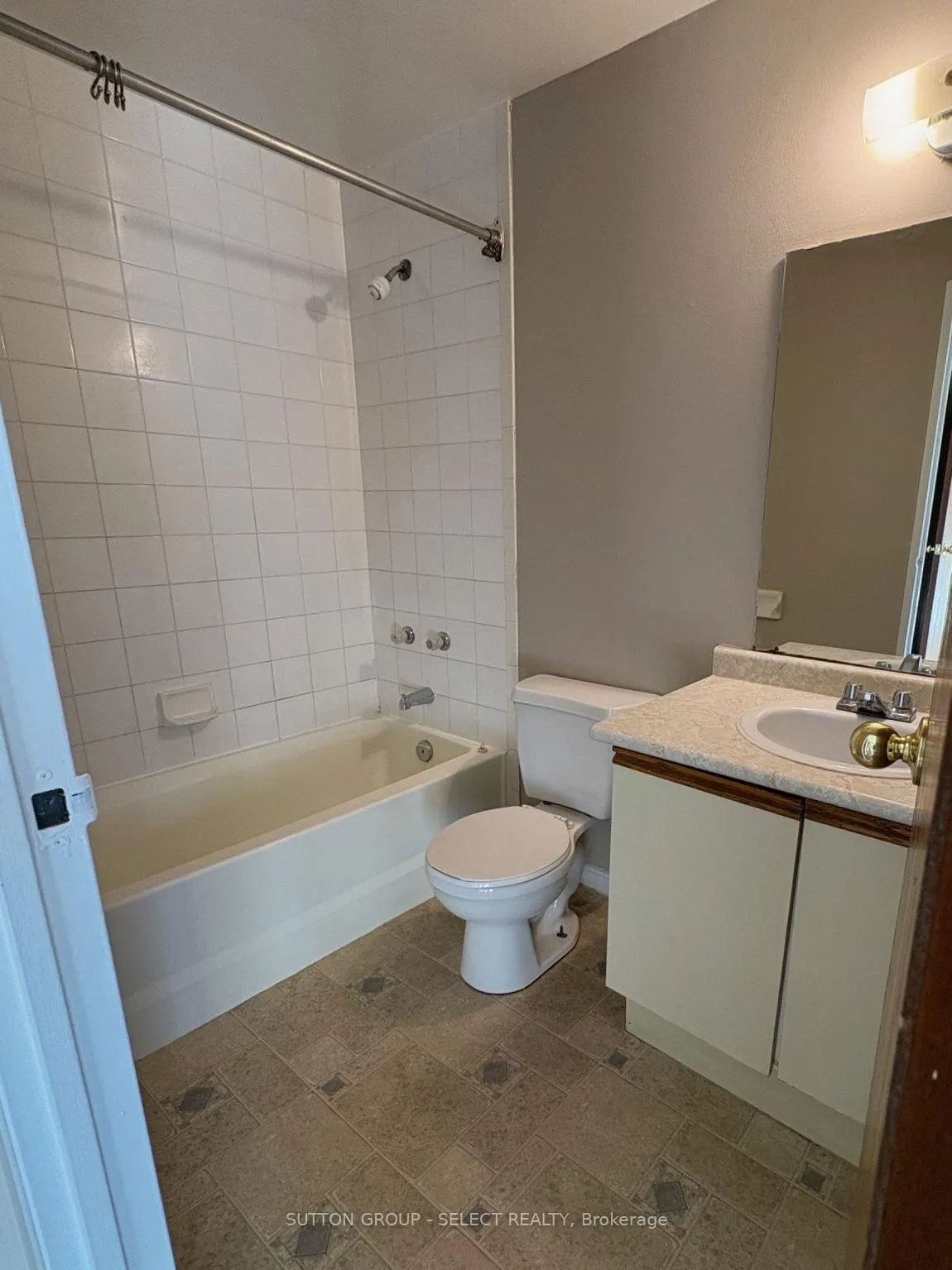 Photo 18 of Unit 409, 35 Green Valley Drive, Kitchener — HOMEH