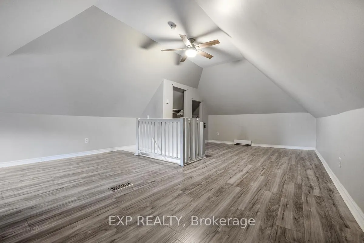 Front of Unit Upper, 129 Grant Avenue