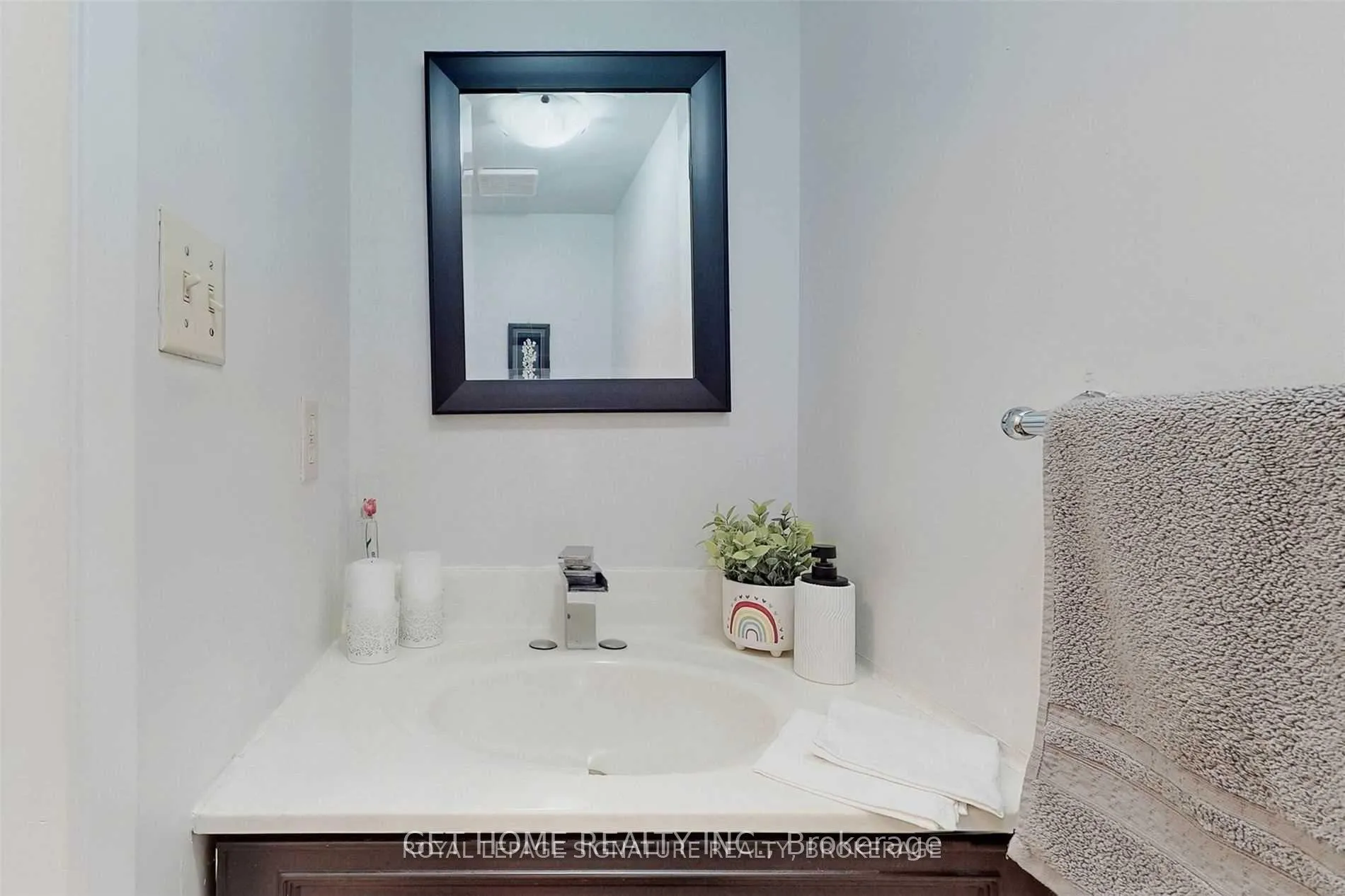 Photo 10 of 1616 Tawnberry Street, Pickering, Brock Ridge — HOMEH