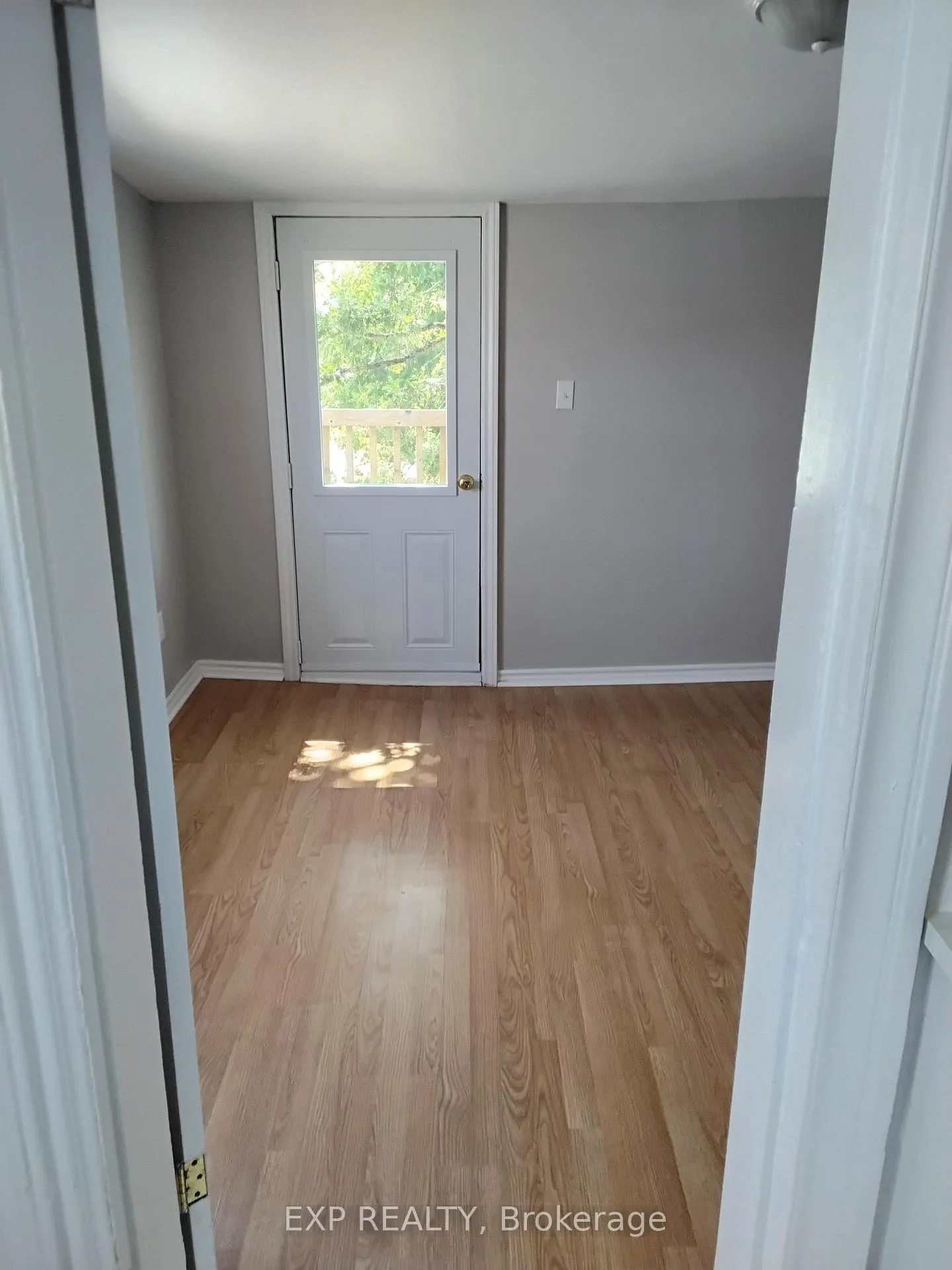 Photo 3 of 70 Victoria Avenue, Smiths Falls — HOMEH