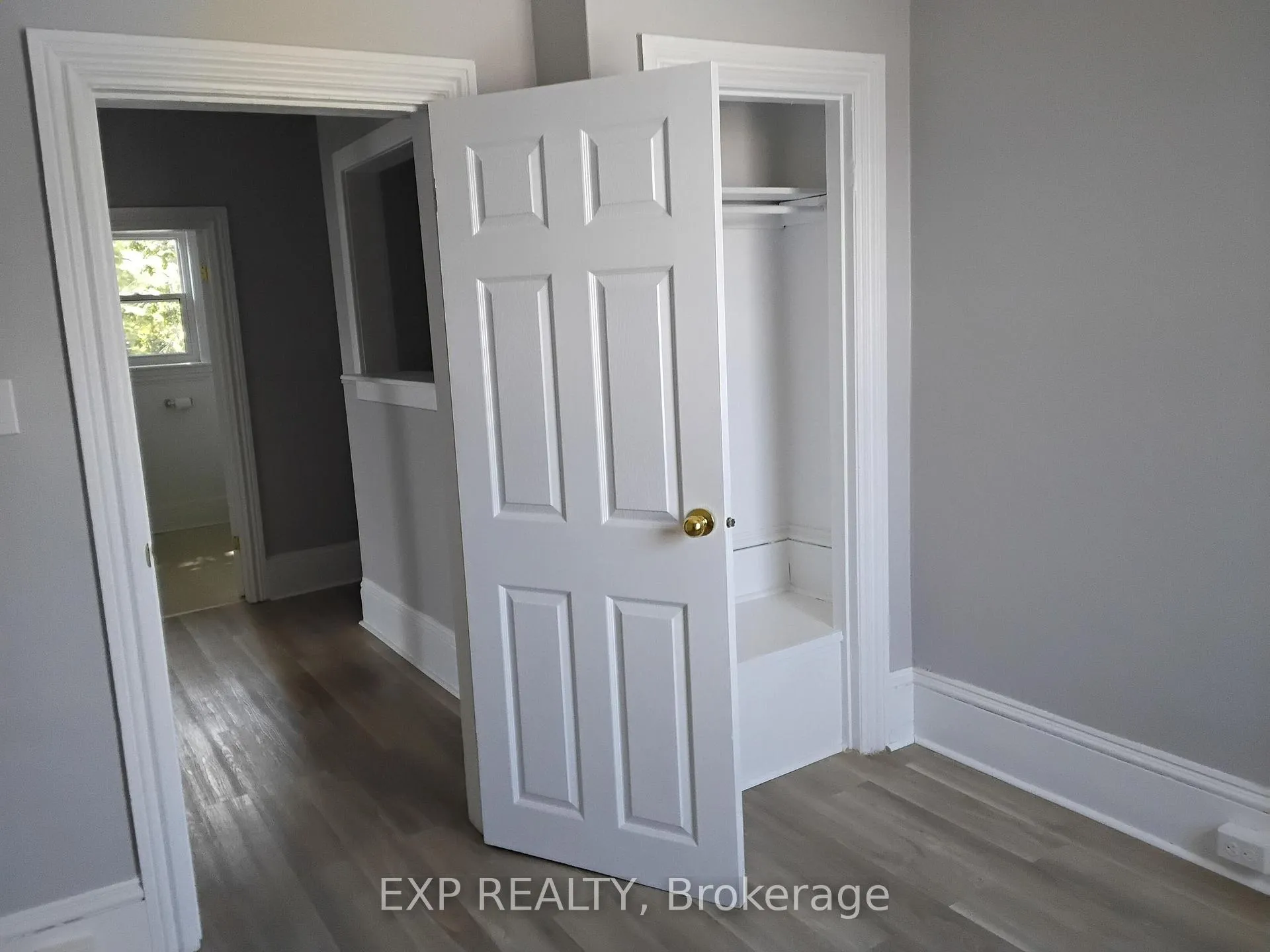Photo 8 of 70 Victoria Avenue, Smiths Falls — HOMEH