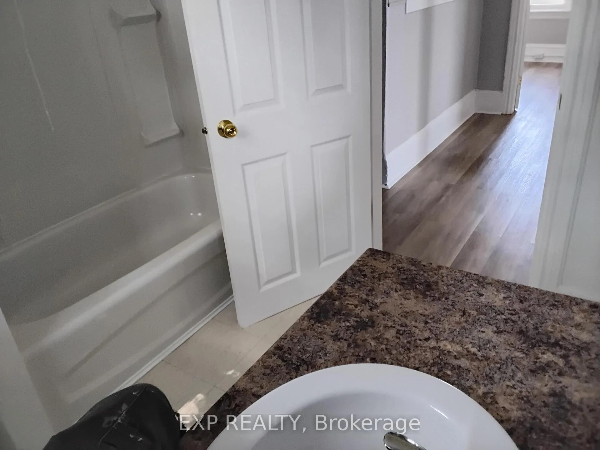 Photo 14 of 70 Victoria Avenue, Smiths Falls — HOMEH