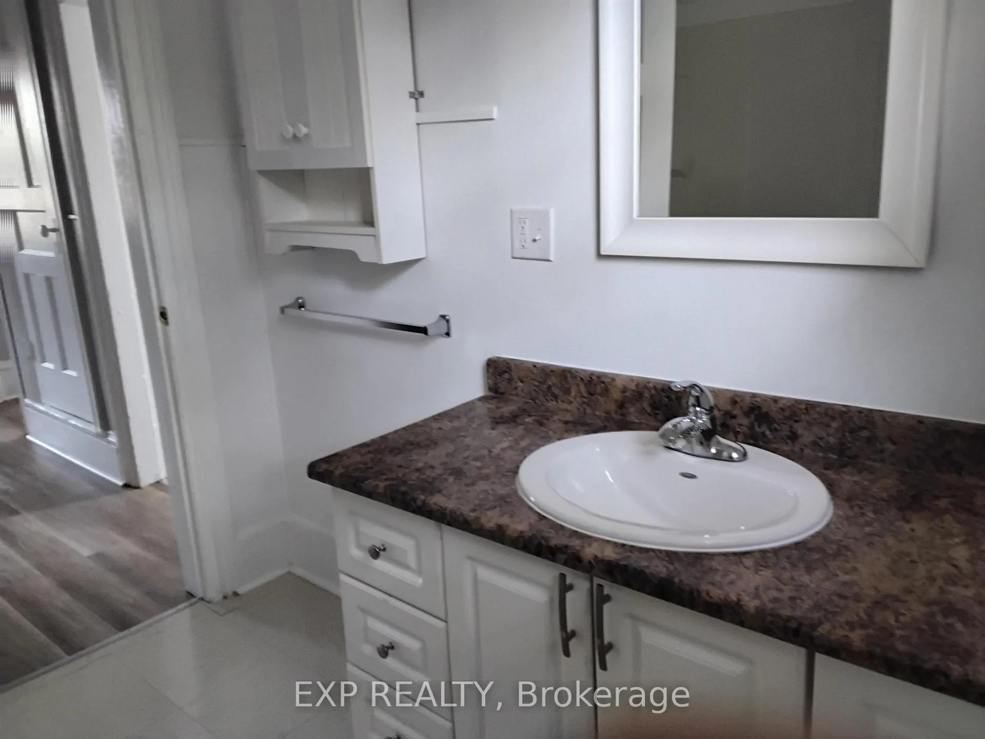 Photo 15 of 70 Victoria Avenue, Smiths Falls — HOMEH