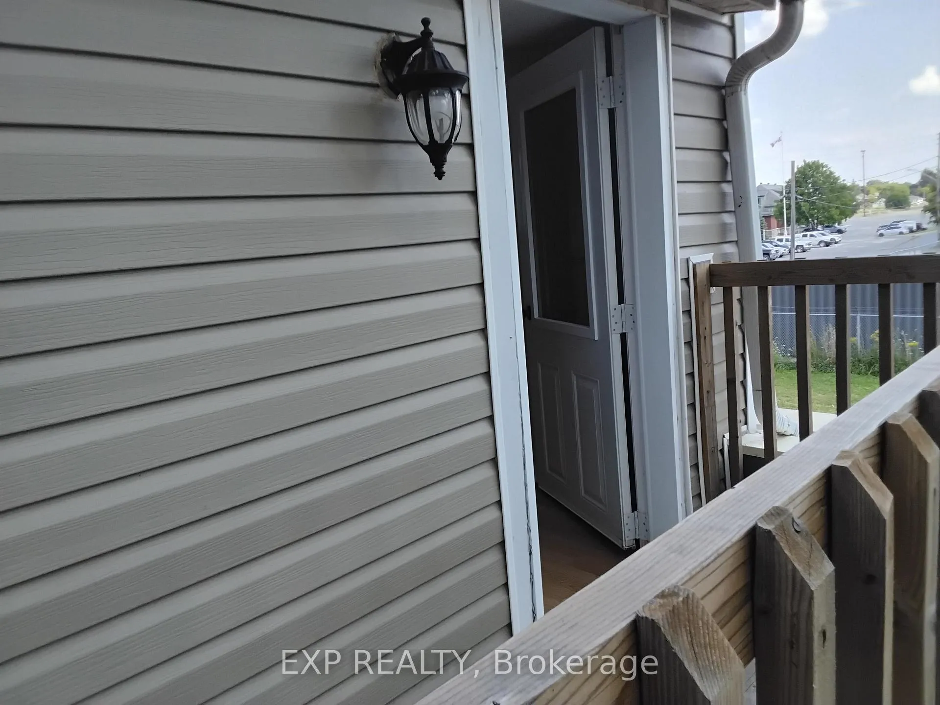 Photo 19 of 70 Victoria Avenue, Smiths Falls — HOMEH