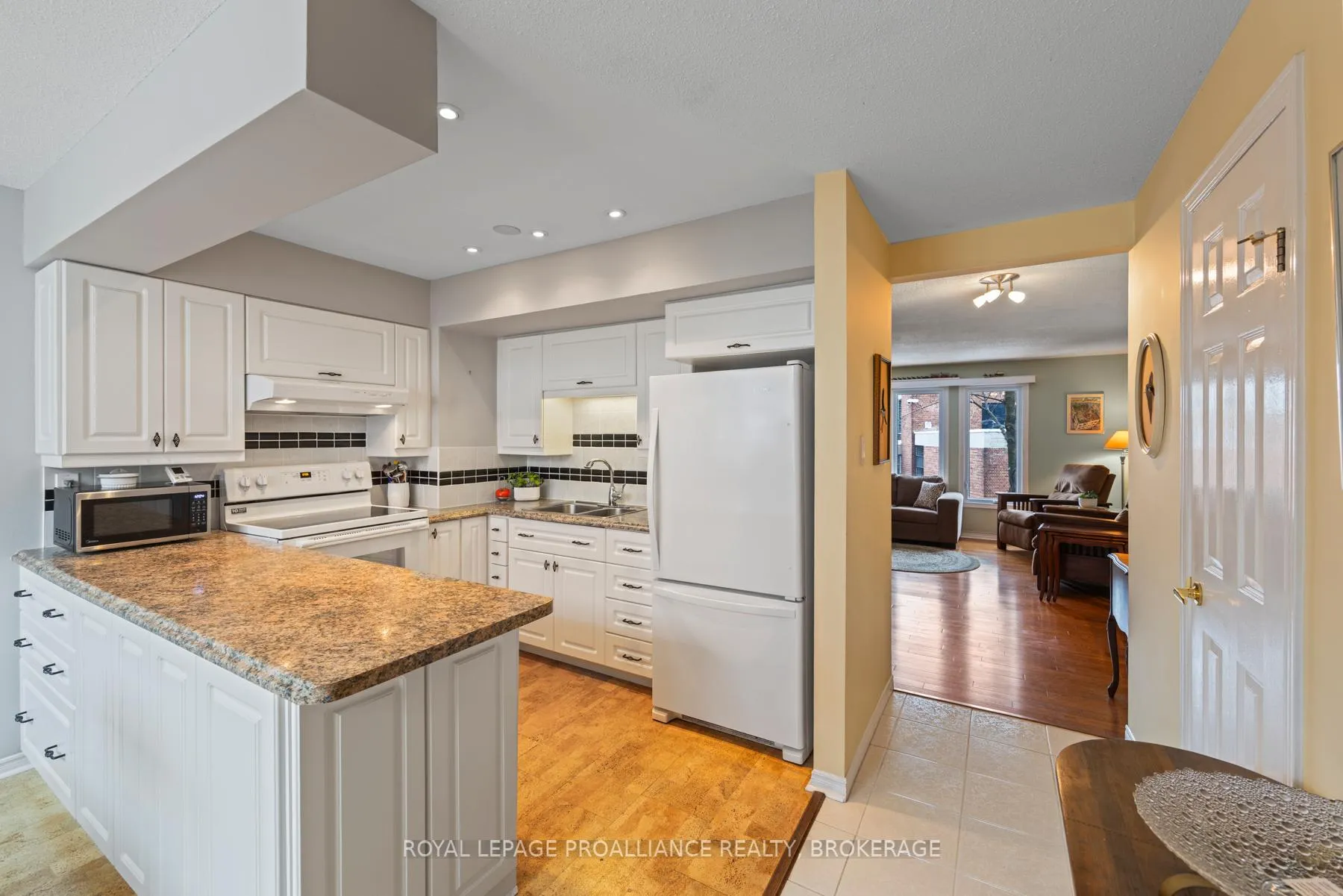 Photo 7 of Unit 29, 1 Place D'armes, Kingston, East of Sir John A. Blvd — HOMEH