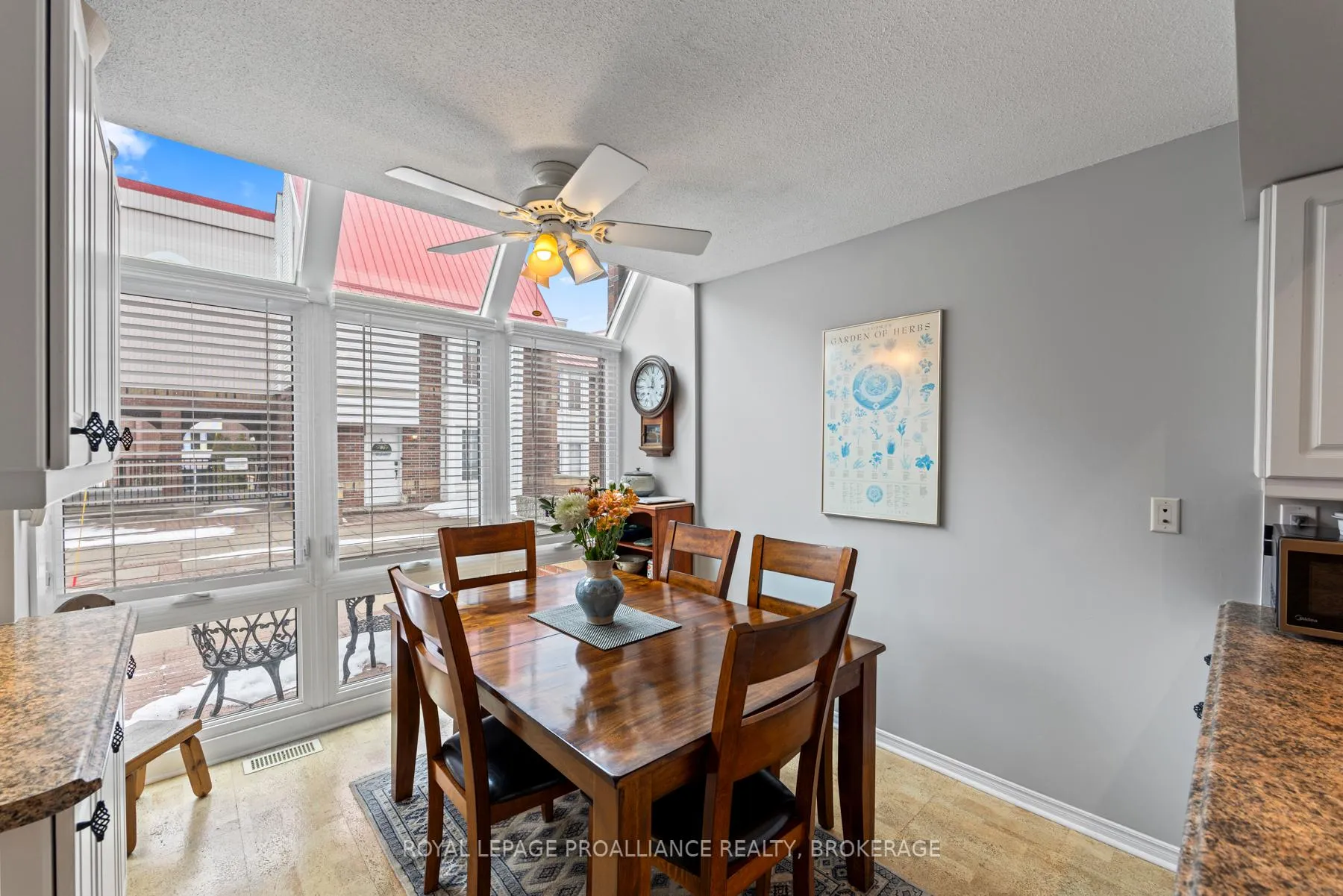 Photo 8 of Unit 29, 1 Place D'armes, Kingston, East of Sir John A. Blvd — HOMEH