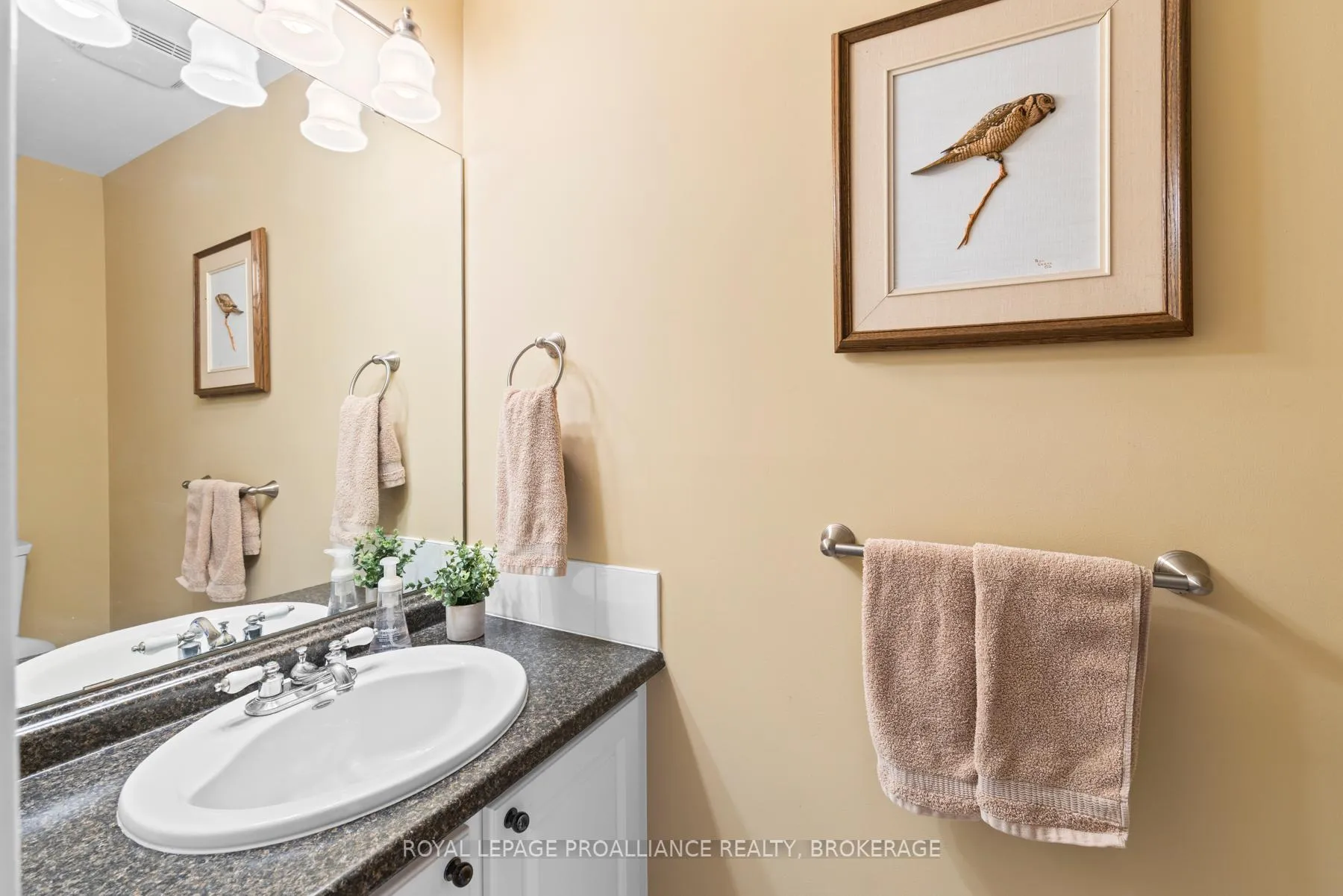 Photo 15 of Unit 29, 1 Place D'armes, Kingston, East of Sir John A. Blvd — HOMEH