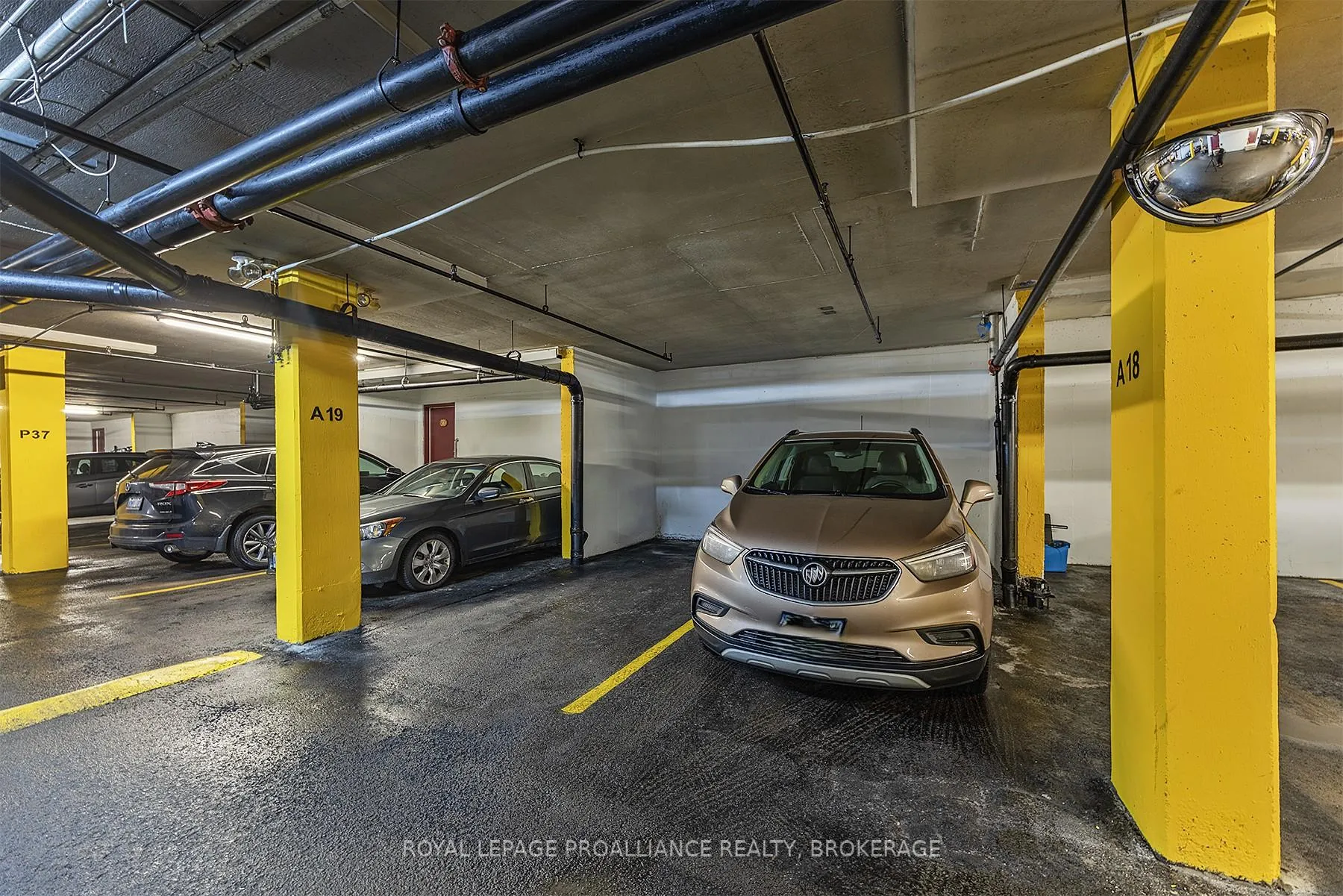 Photo 33 of Unit 29, 1 Place D'armes, Kingston, East of Sir John A. Blvd — HOMEH