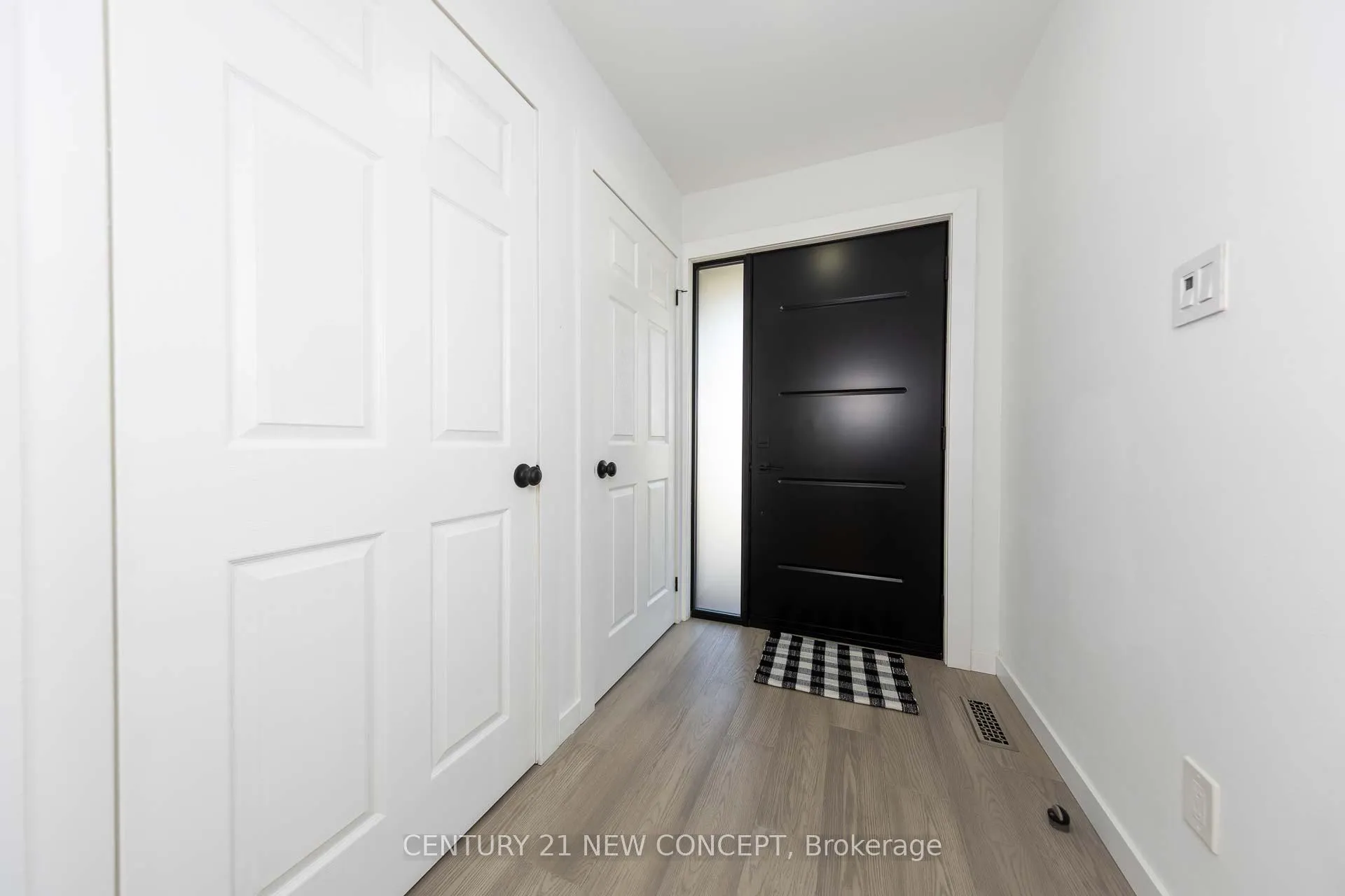 Photo 3 of 21 Westland Street, St. Catharines, Rykert/Vansickle — HOMEH