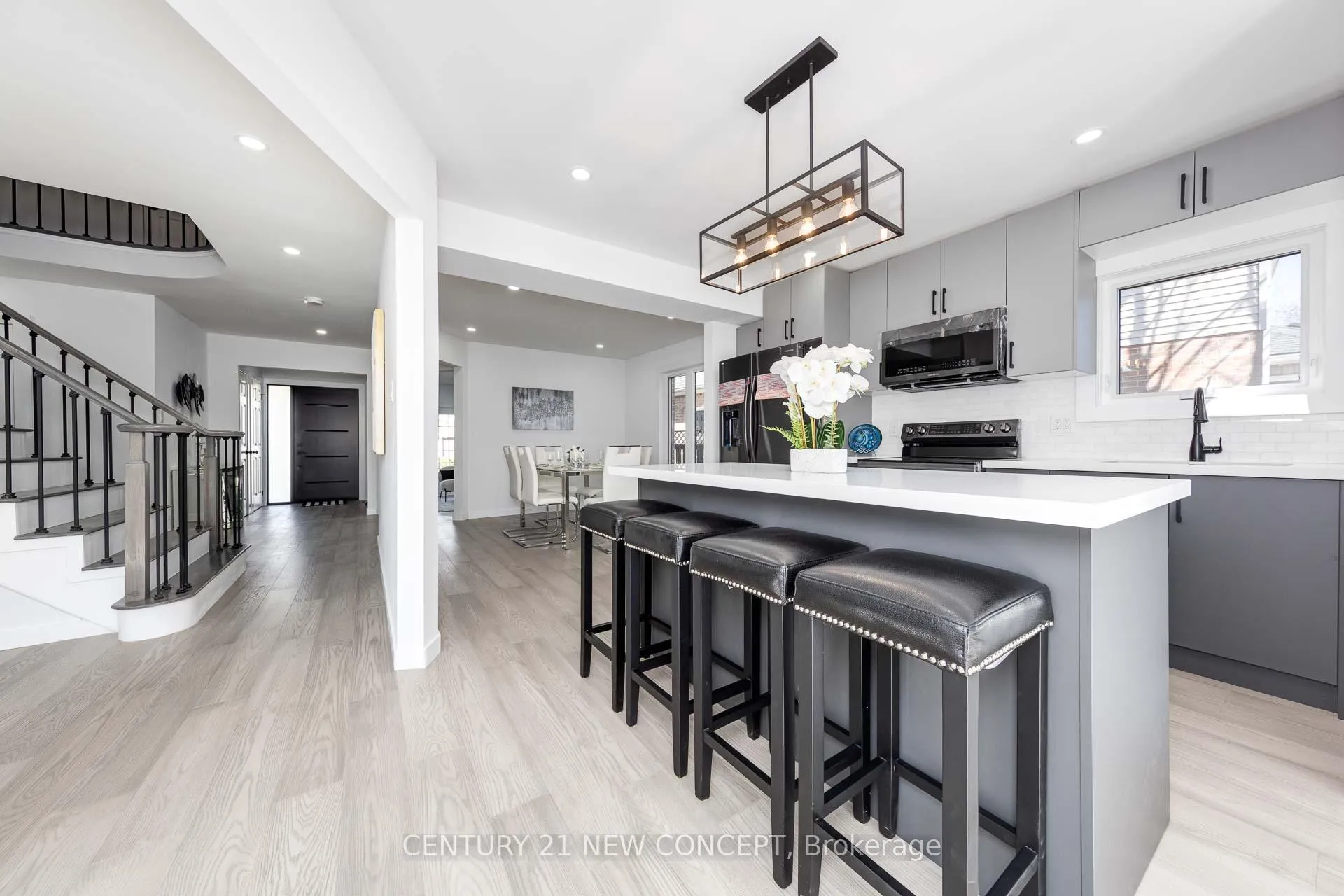 Photo 11 of 21 Westland Street, St. Catharines, Rykert/Vansickle — HOMEH