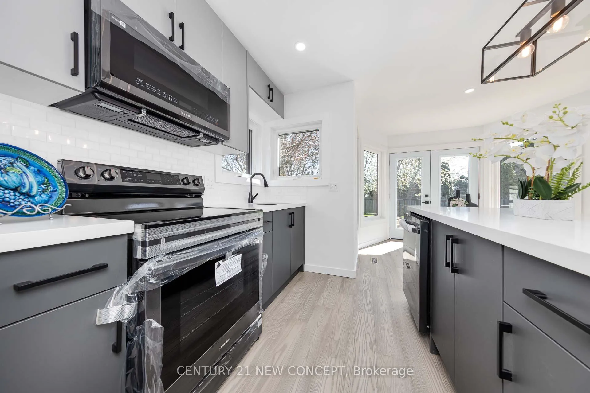 Photo 12 of 21 Westland Street, St. Catharines, Rykert/Vansickle — HOMEH